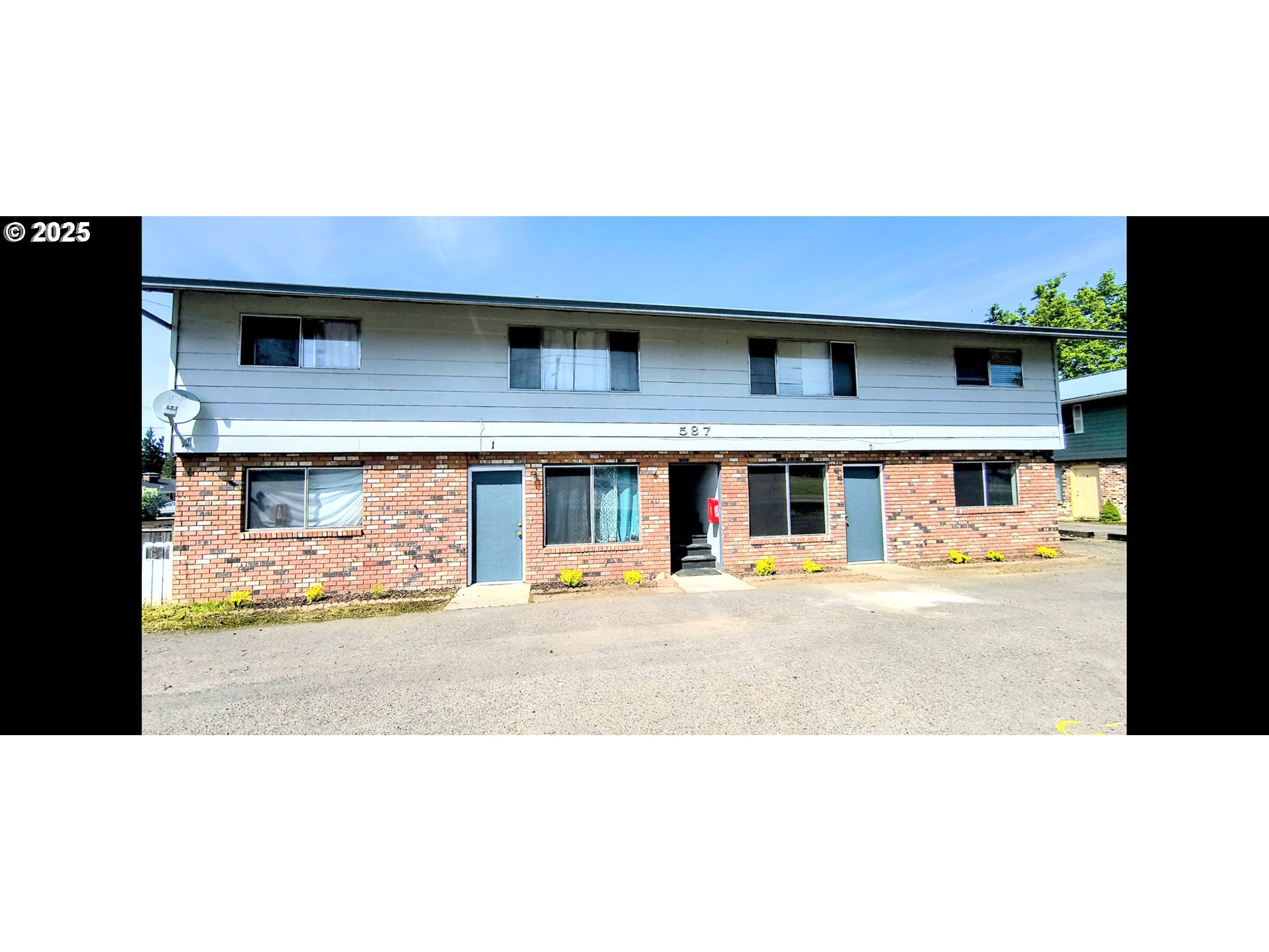 587 W Berdine St Property Photo 1