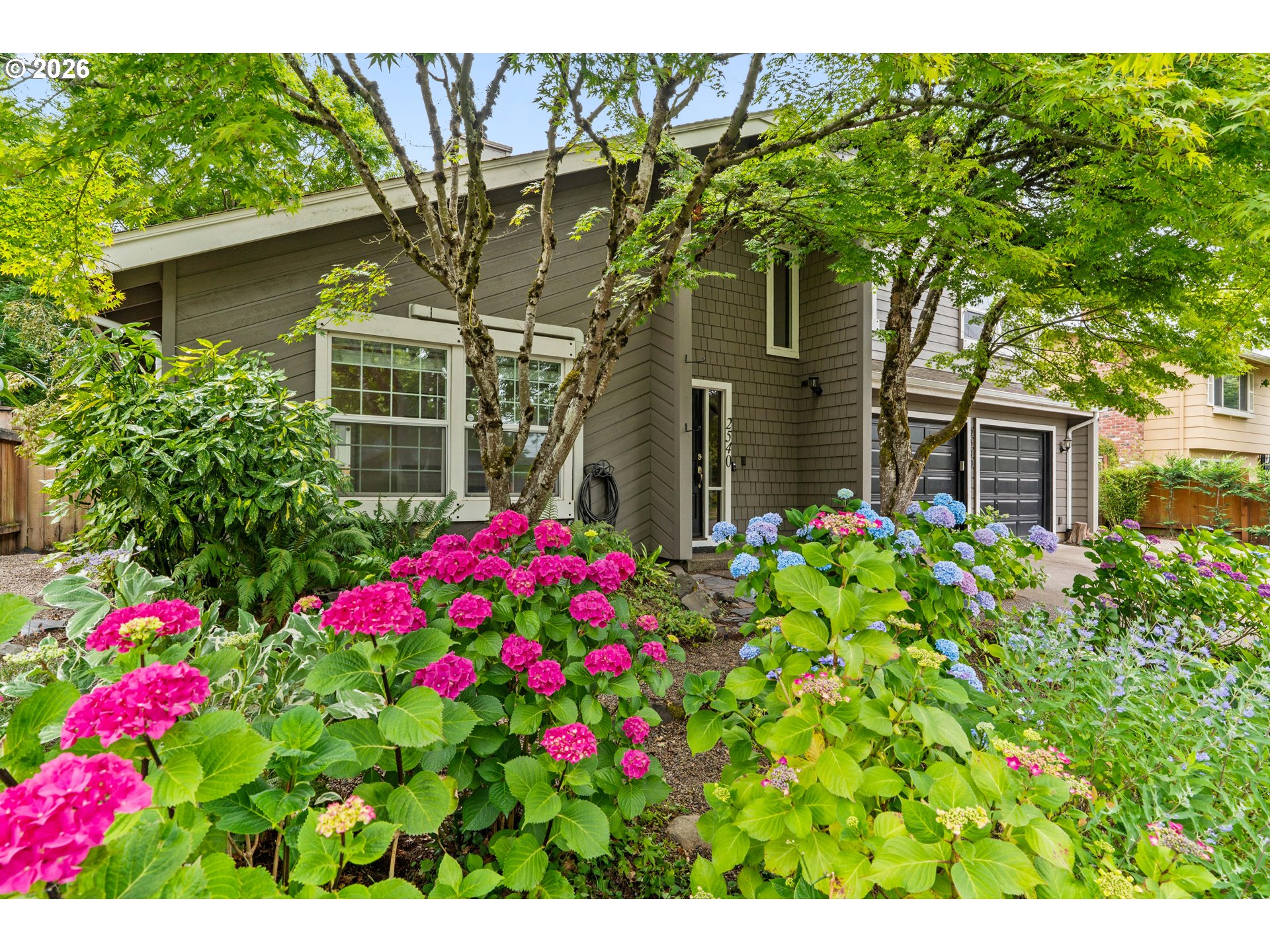 2540 Snelling Dr Property Photo 2