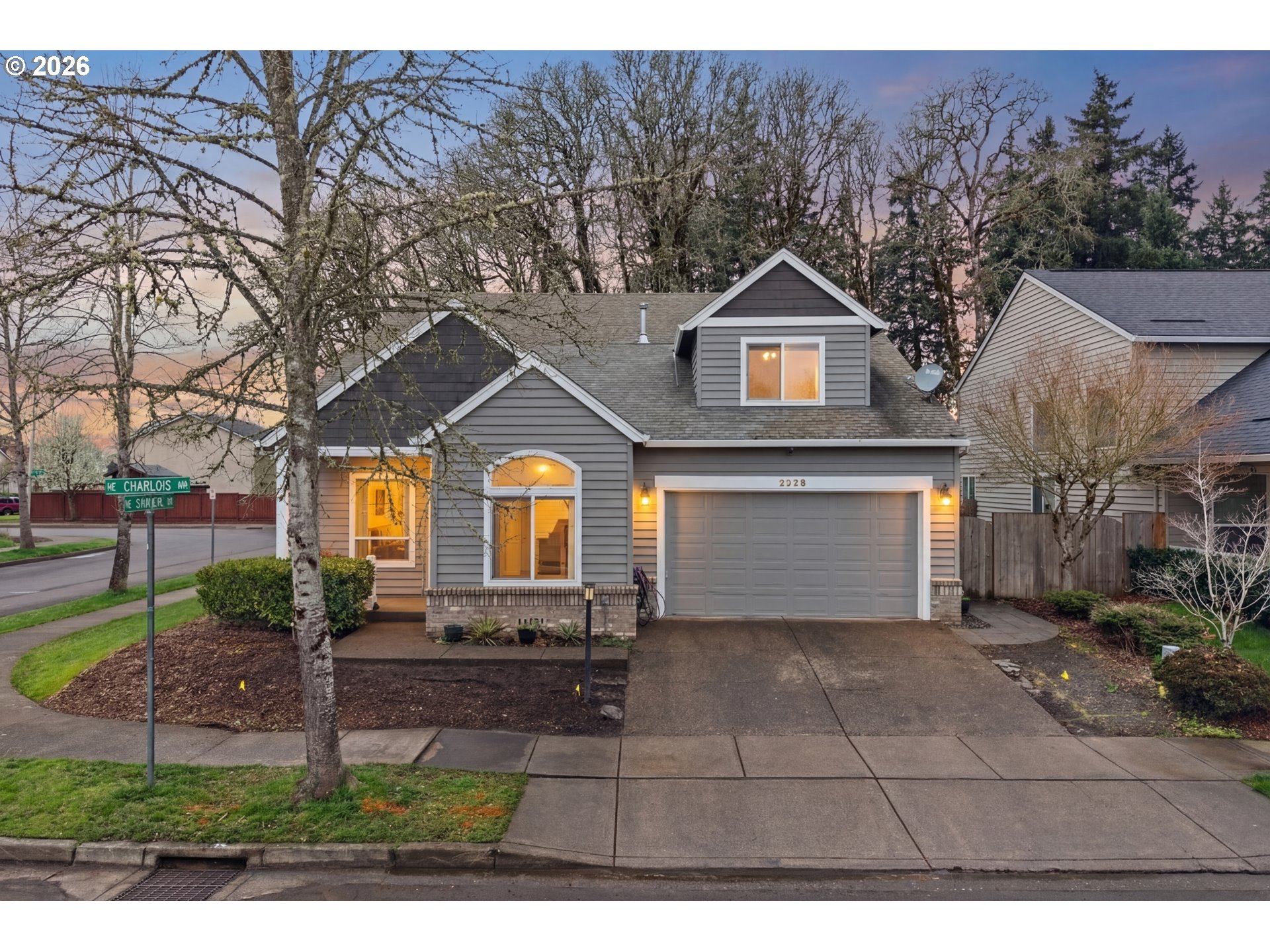 2525 Ne Charlois Dr Property Photo 1