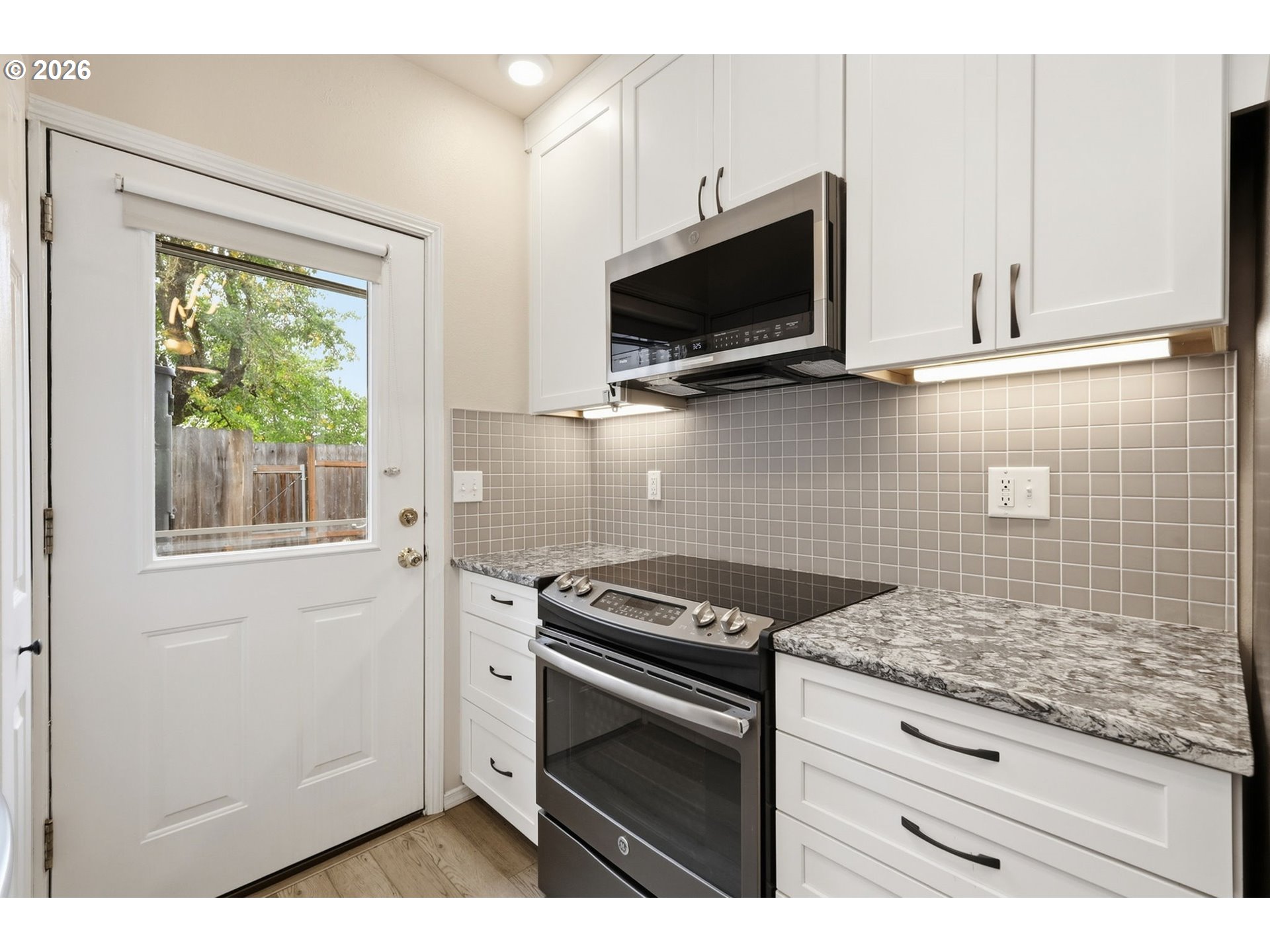 28 Lawrence St Property Photo 14