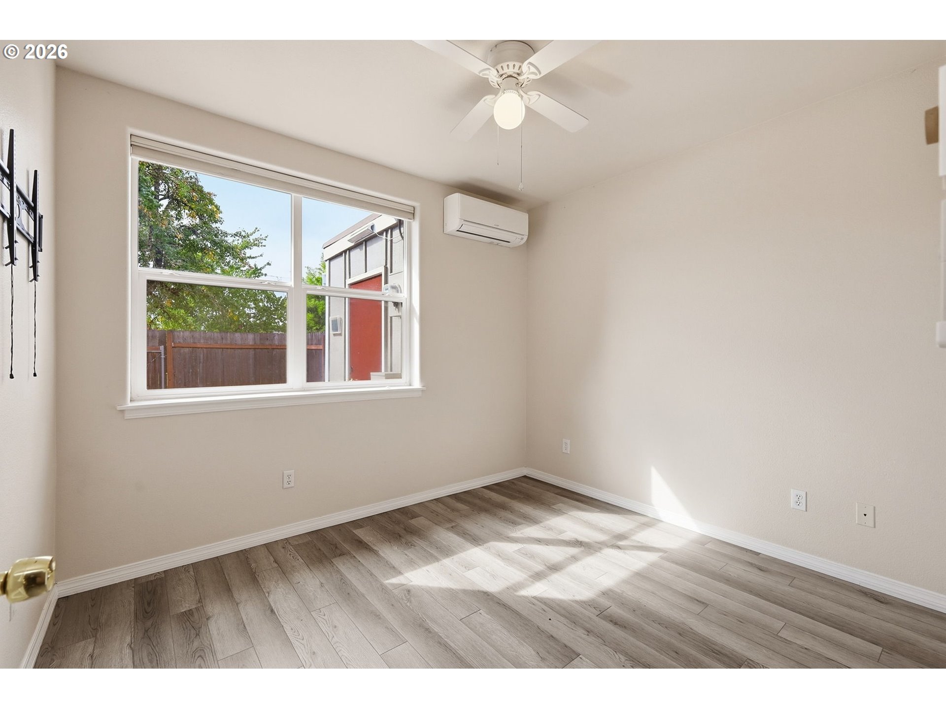28 Lawrence St Property Photo 17