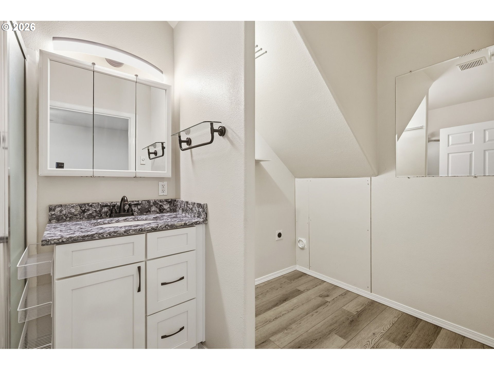 28 Lawrence St Property Photo 28