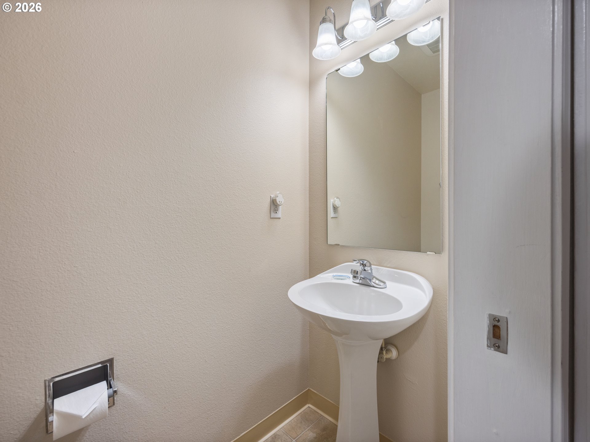 890 Se Bay Blvd 206 Property Photo 16