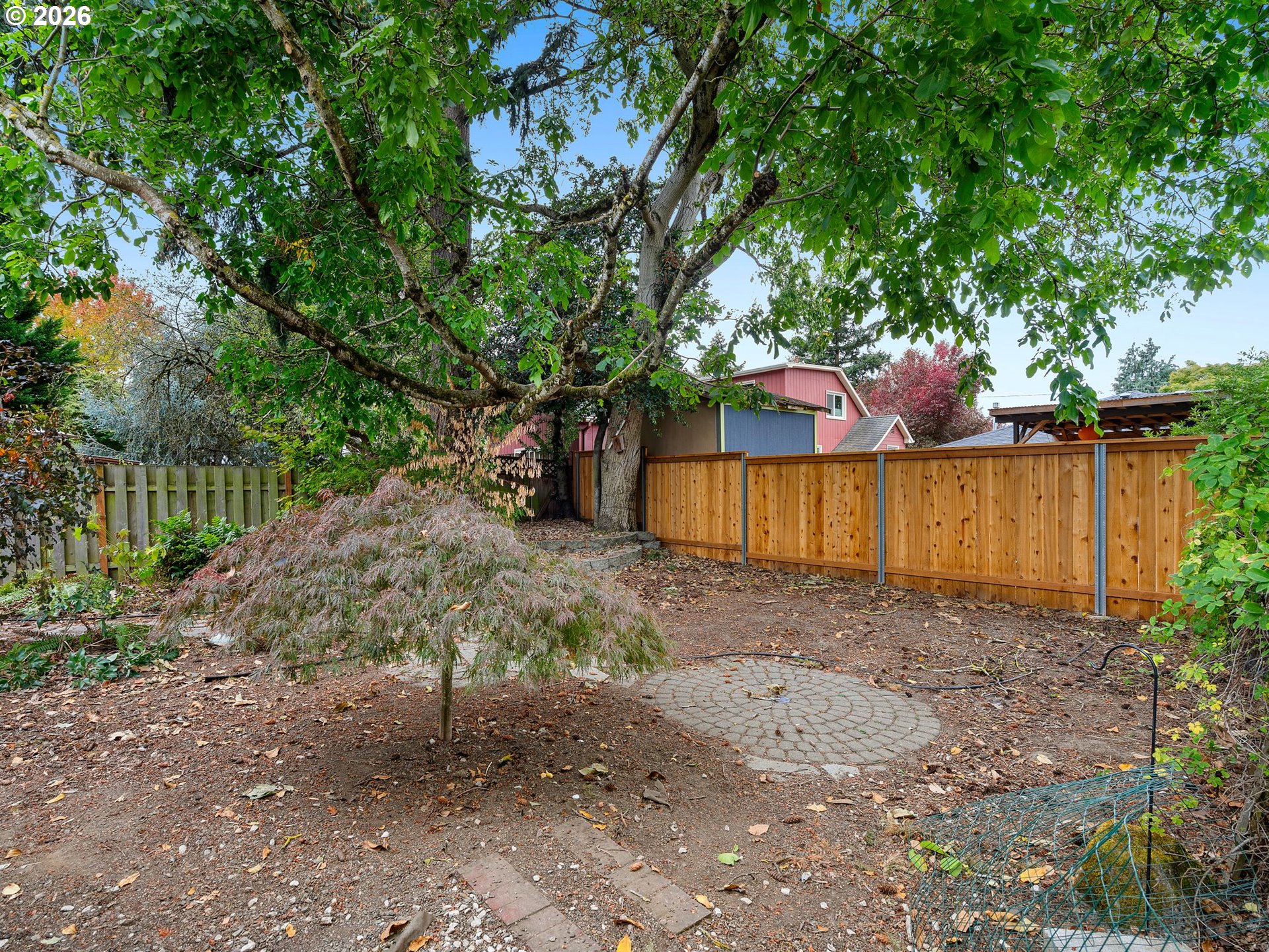 7237 N Greeley Ave N Property Photo 33