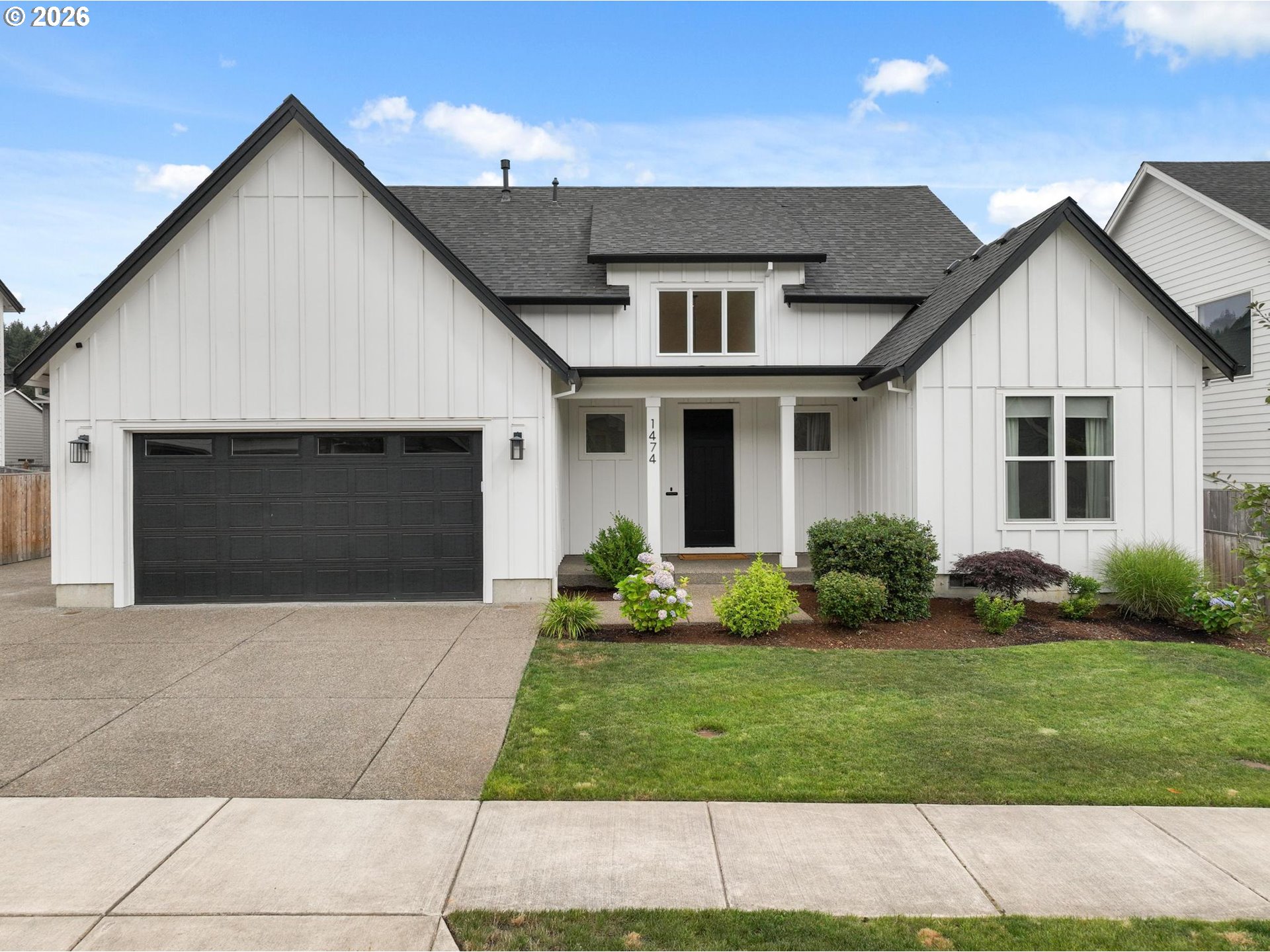 1474 MEADOW AVE Property Photo 1