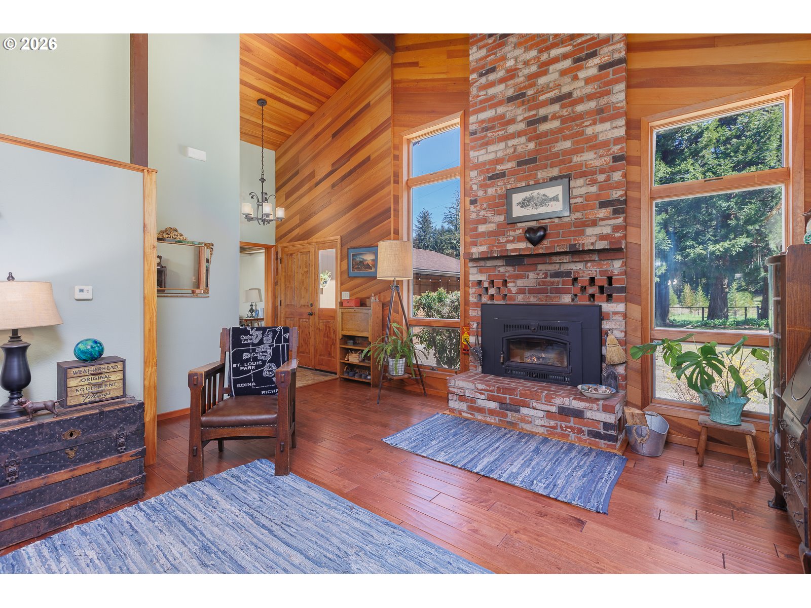 871 Old River Rd Property Photo 3