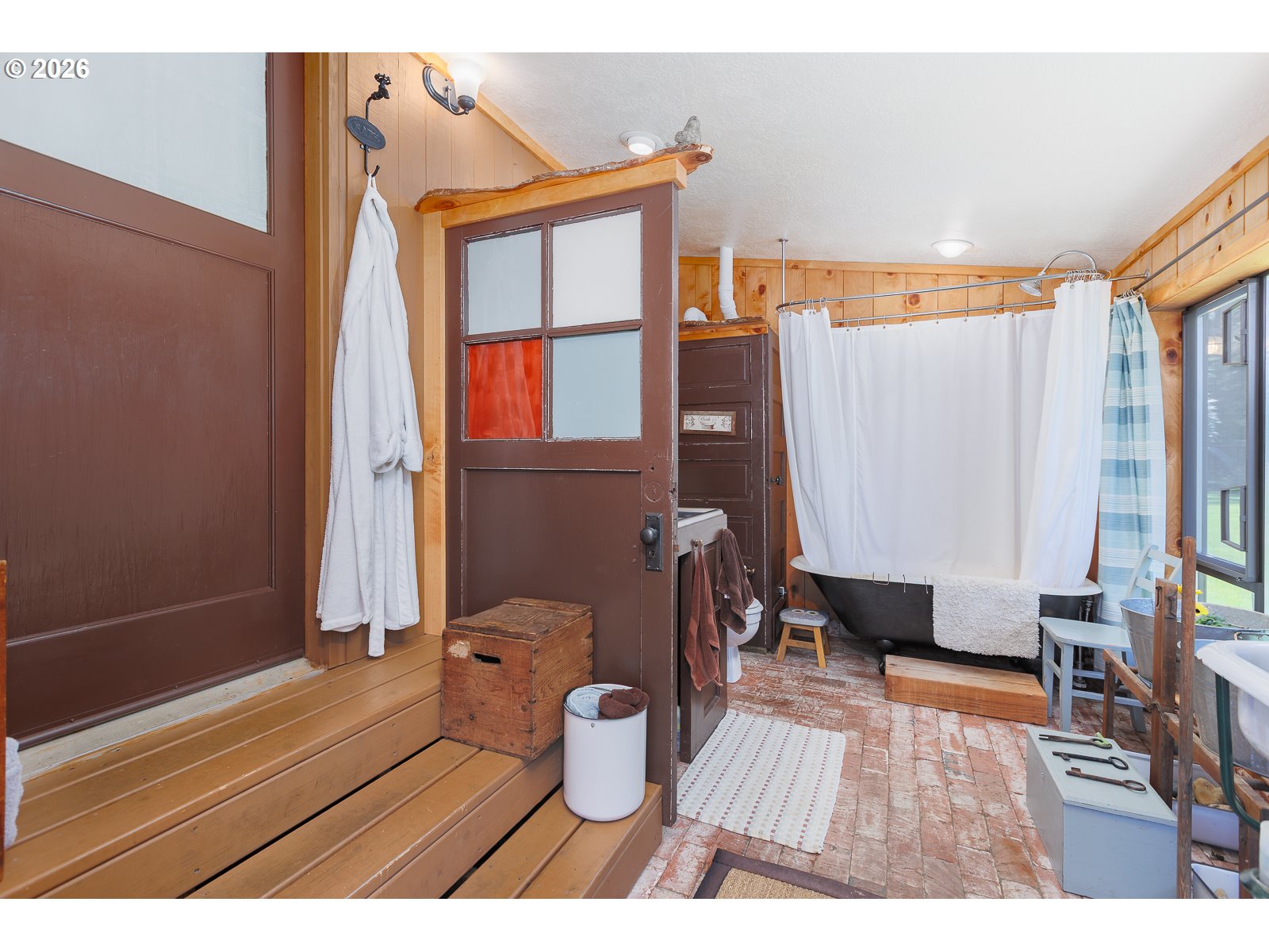 871 Old River Rd Property Photo 21