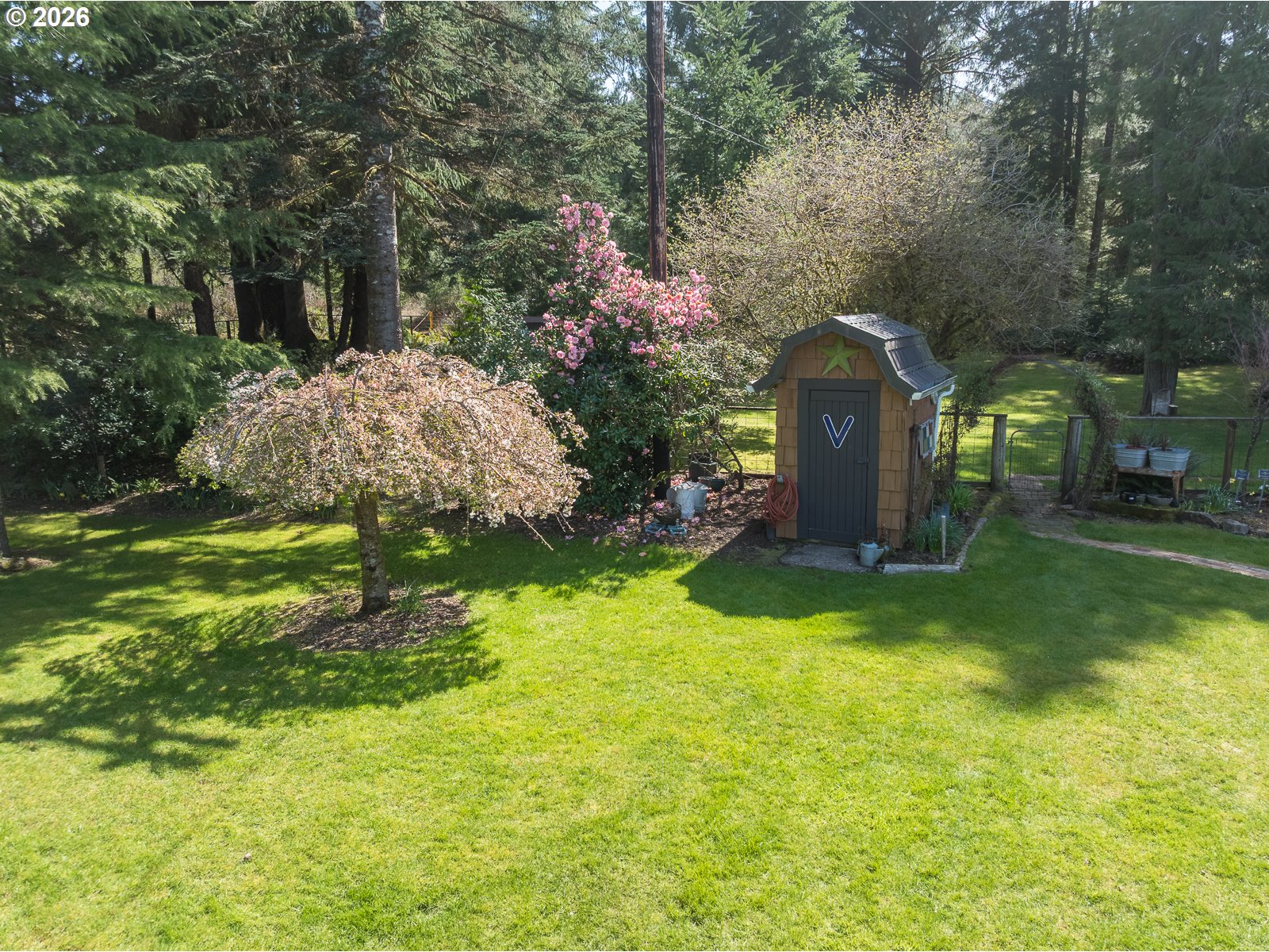 871 Old River Rd Property Photo 32