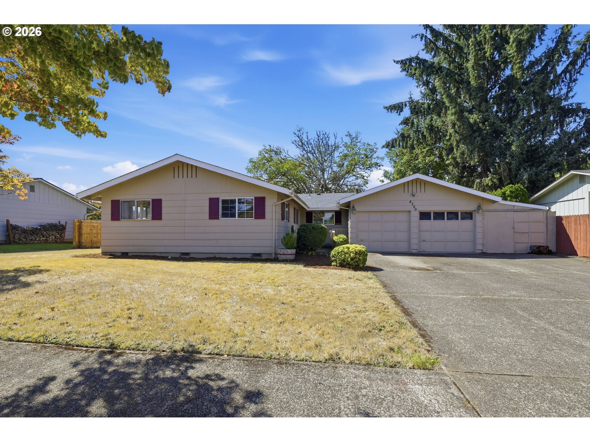 4700 Thunderbird St Property Photo 1