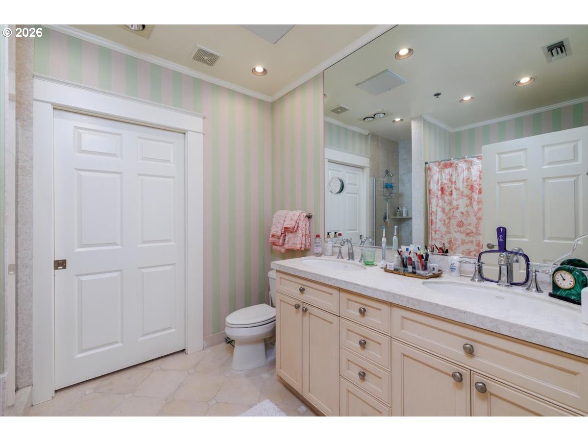 2172 Sw Park Pl C Property Photo 27