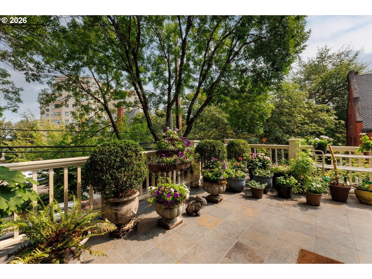 2172 Sw Park Pl C Property Photo 30