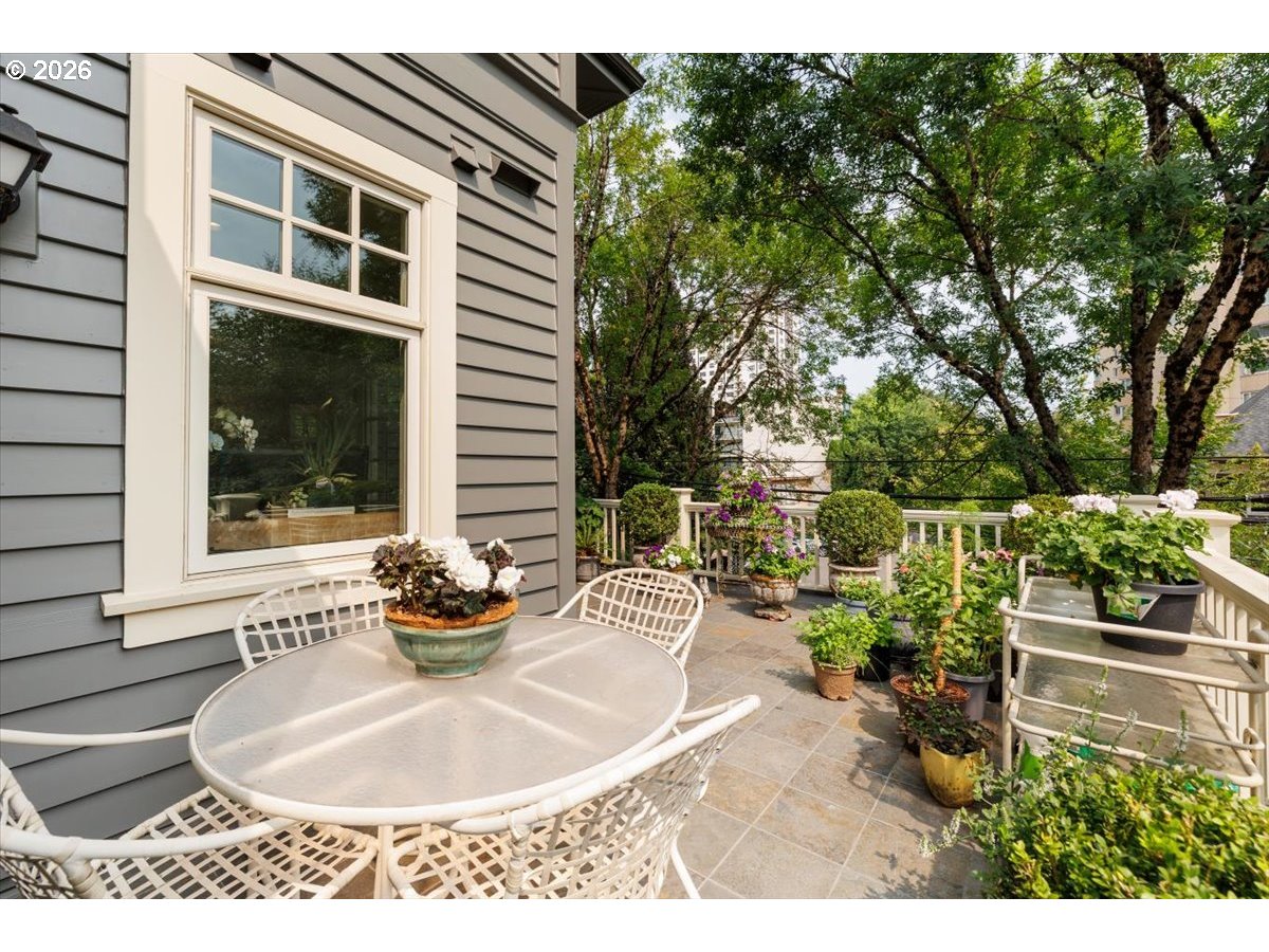 2172 Sw Park Pl C Property Photo 31