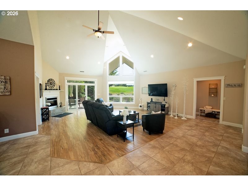 2148 Willow Loop Property Photo 19