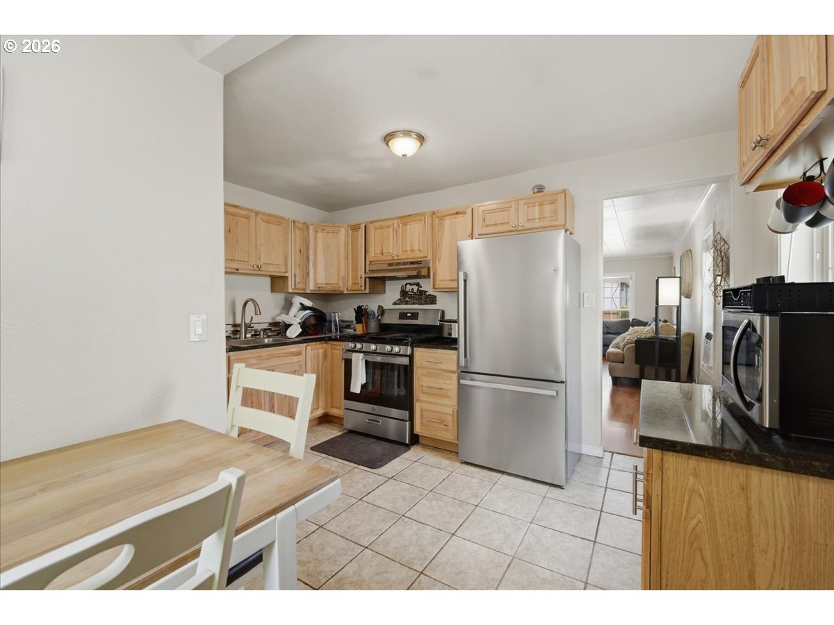 1540 Salem Ave Property Photo 10