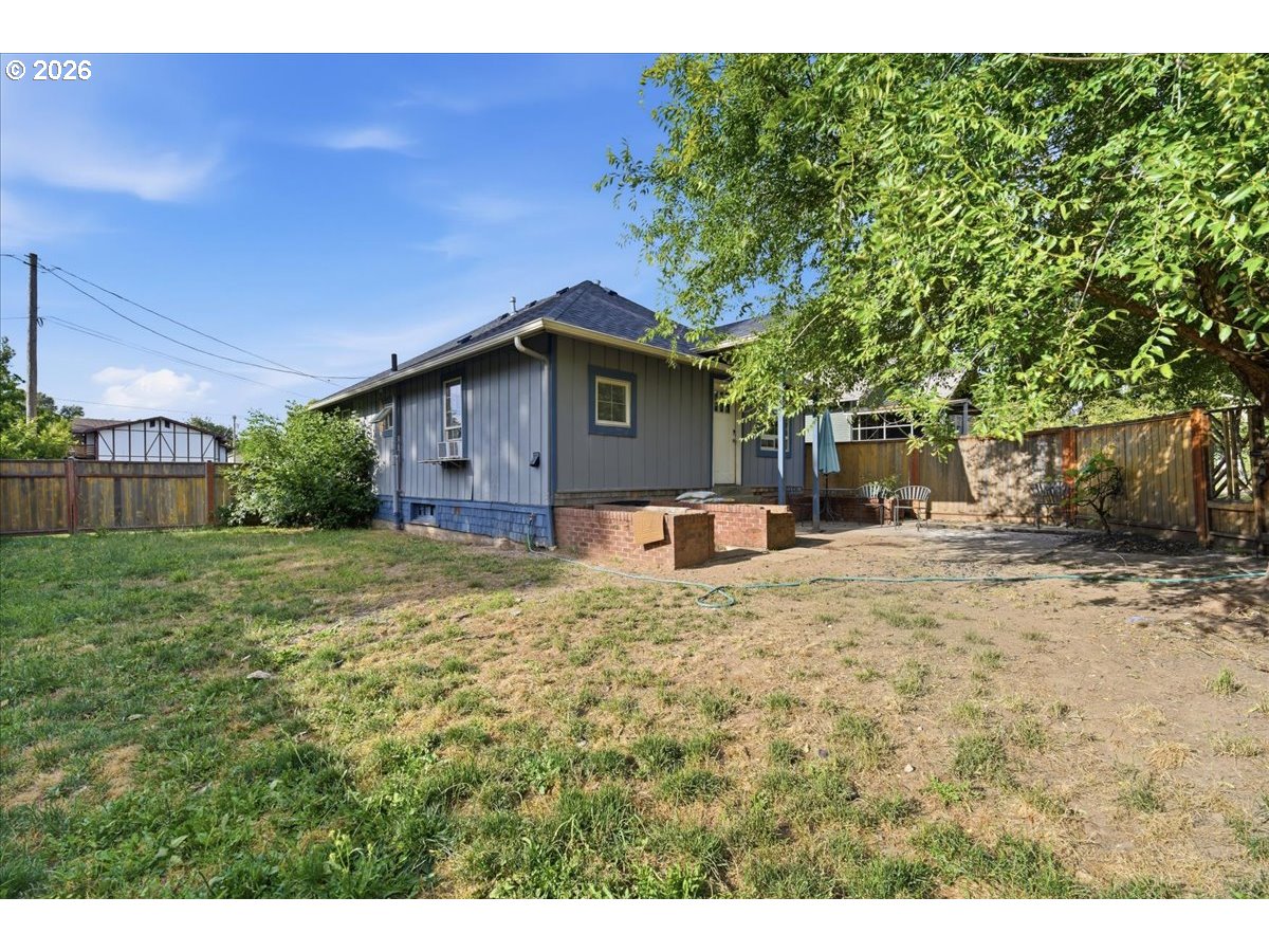 1540 Salem Ave Property Photo 23
