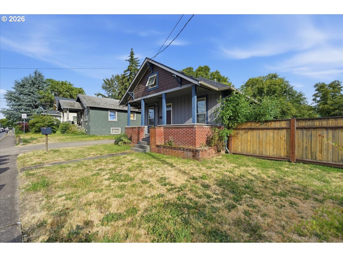 1540 Salem Ave Property Photo 24