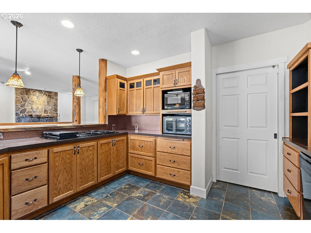3445 Ne 40th Ct Property Photo 5