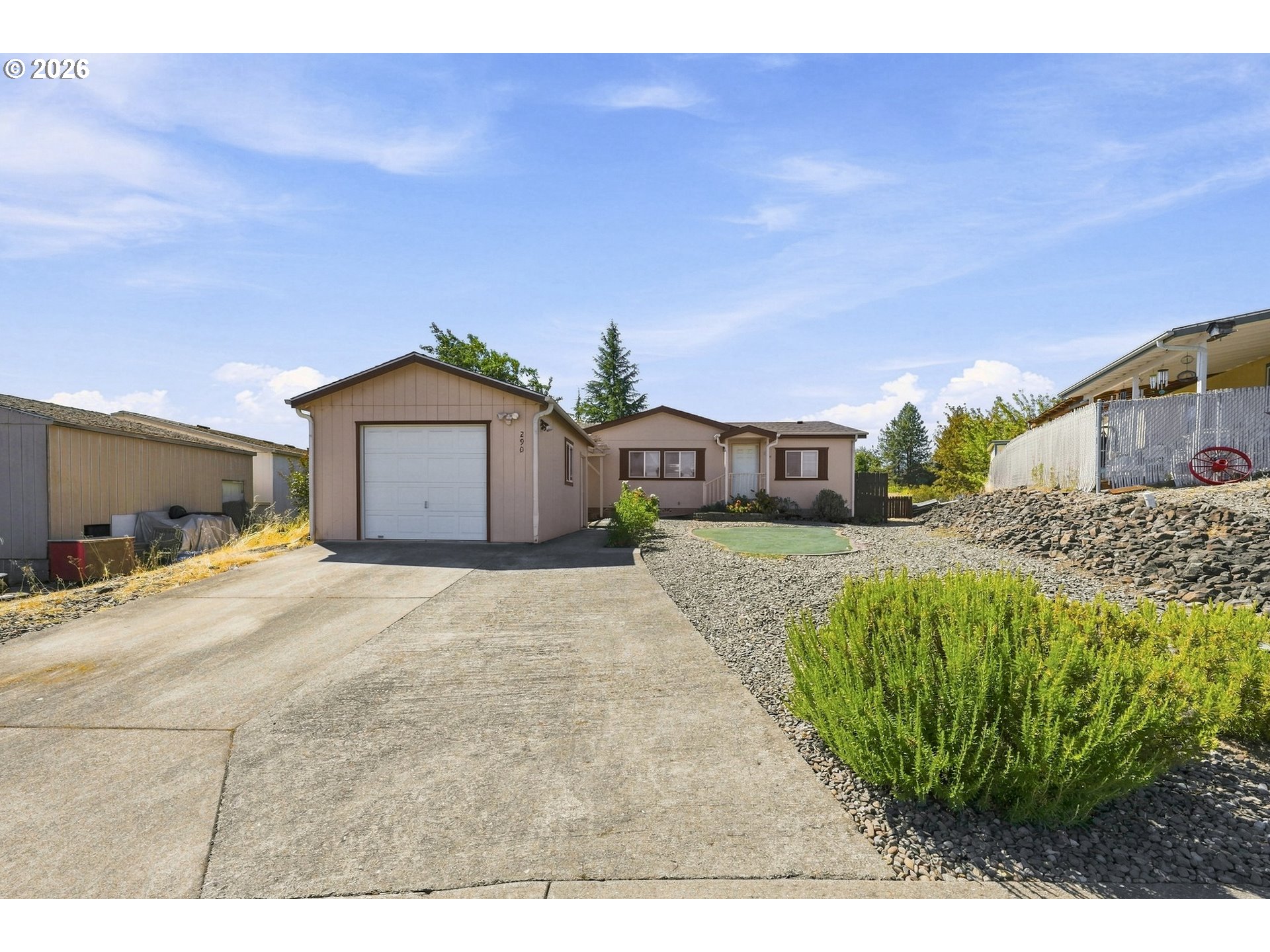 290 Adams Loop Property Photo 2