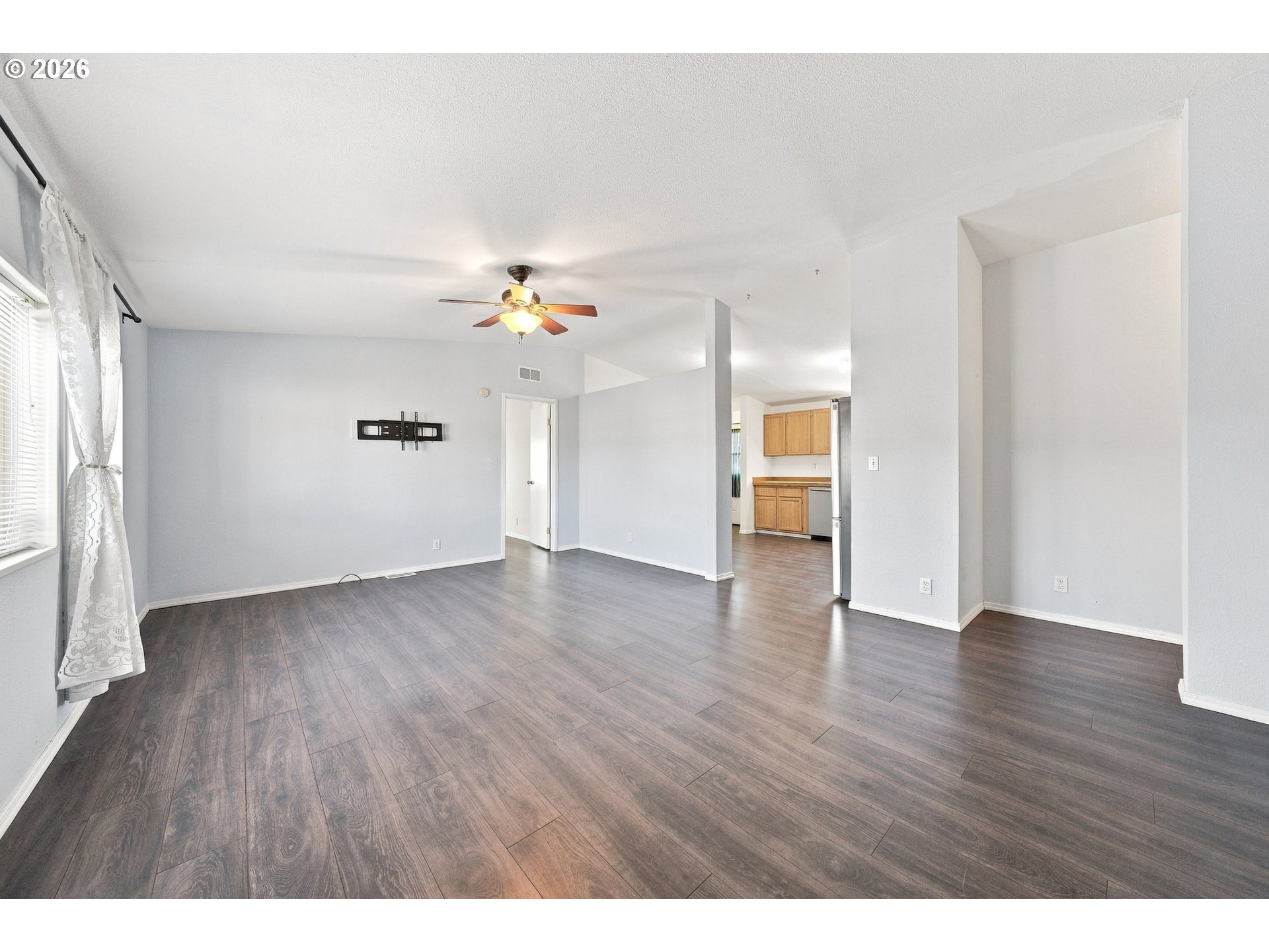 290 Adams Loop Property Photo 7