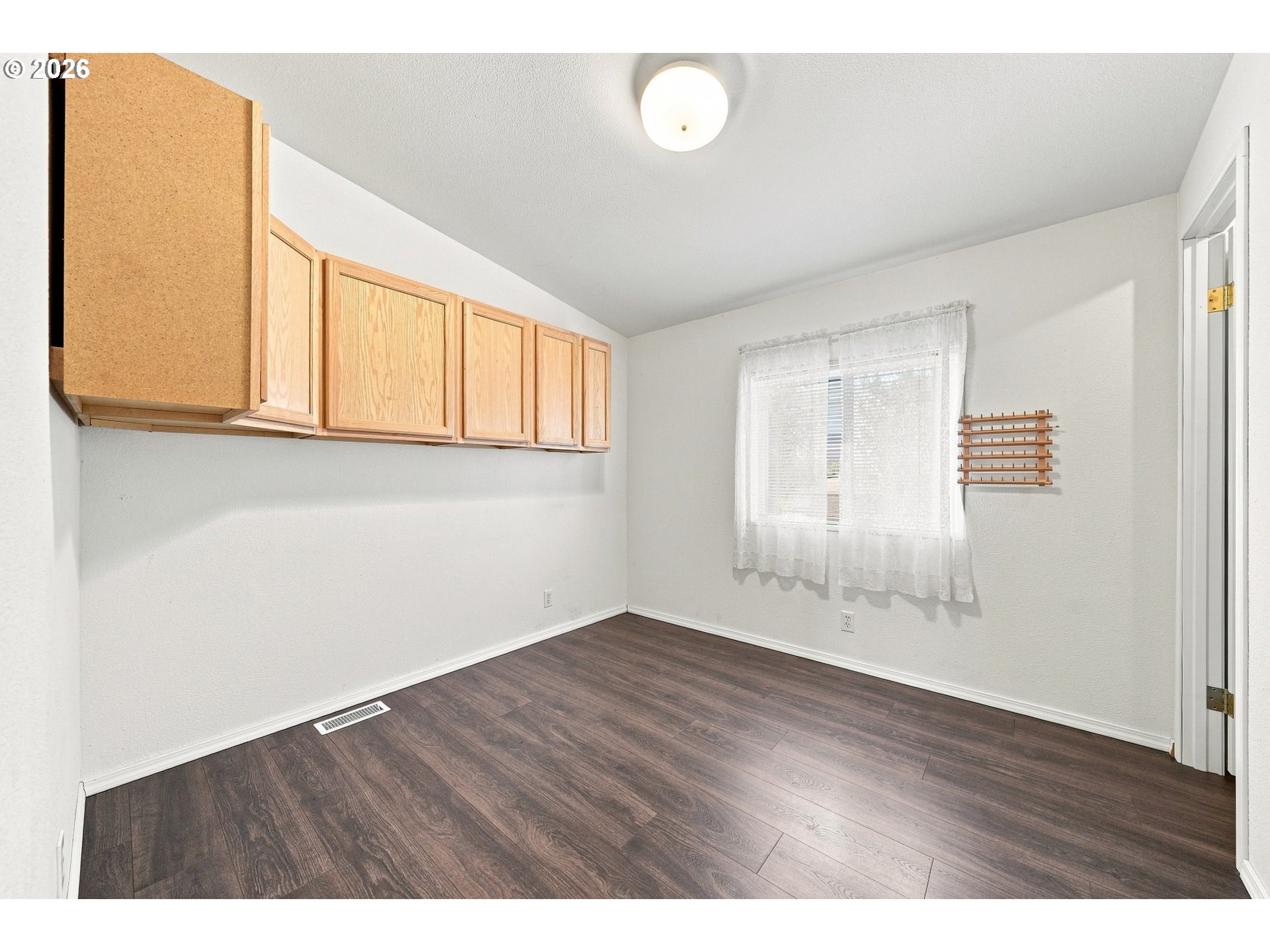 290 Adams Loop Property Photo 20