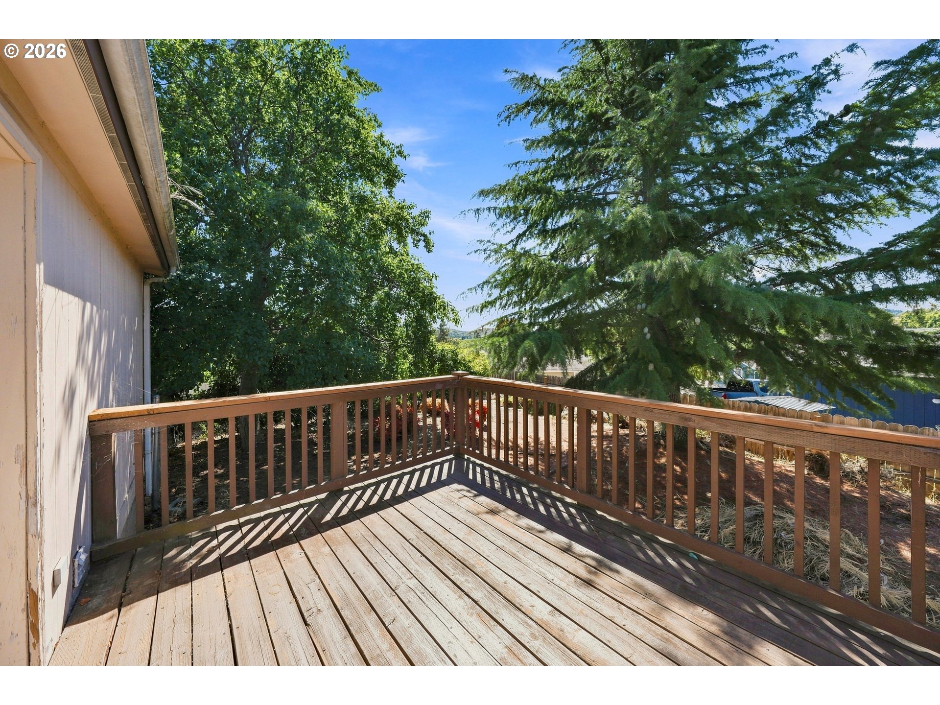 290 Adams Loop Property Photo 33