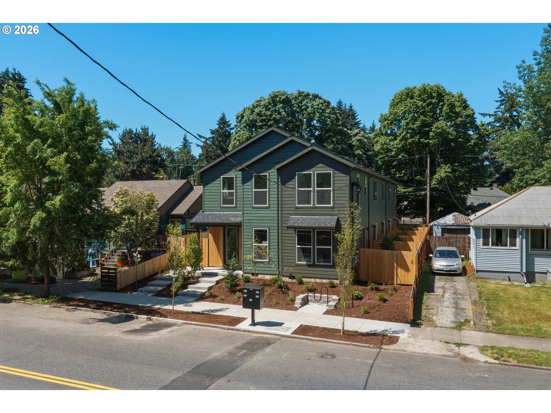 6185 N Albina Ave 3 Property Photo 1