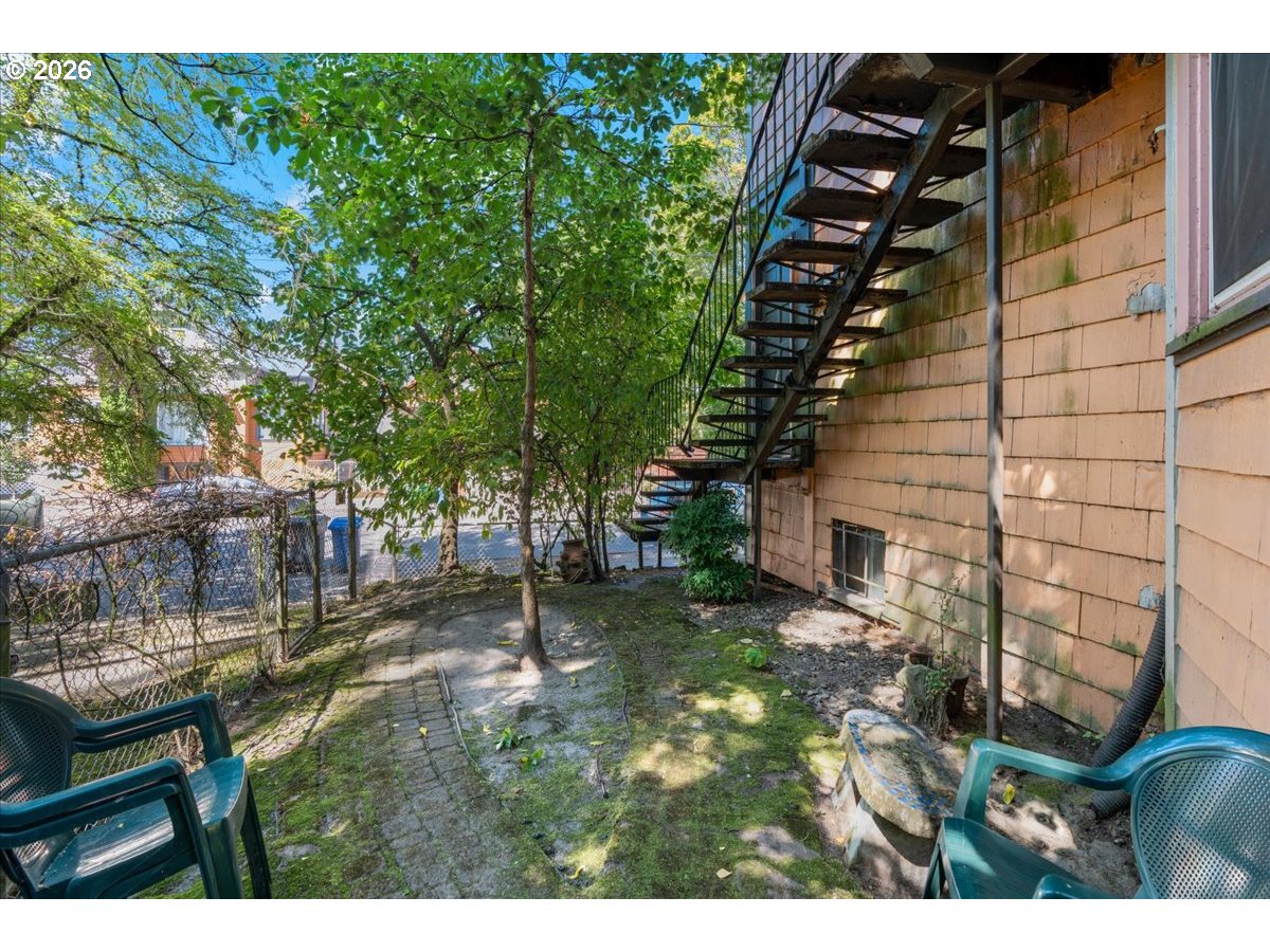 2616 Se Pine St Property Photo 4