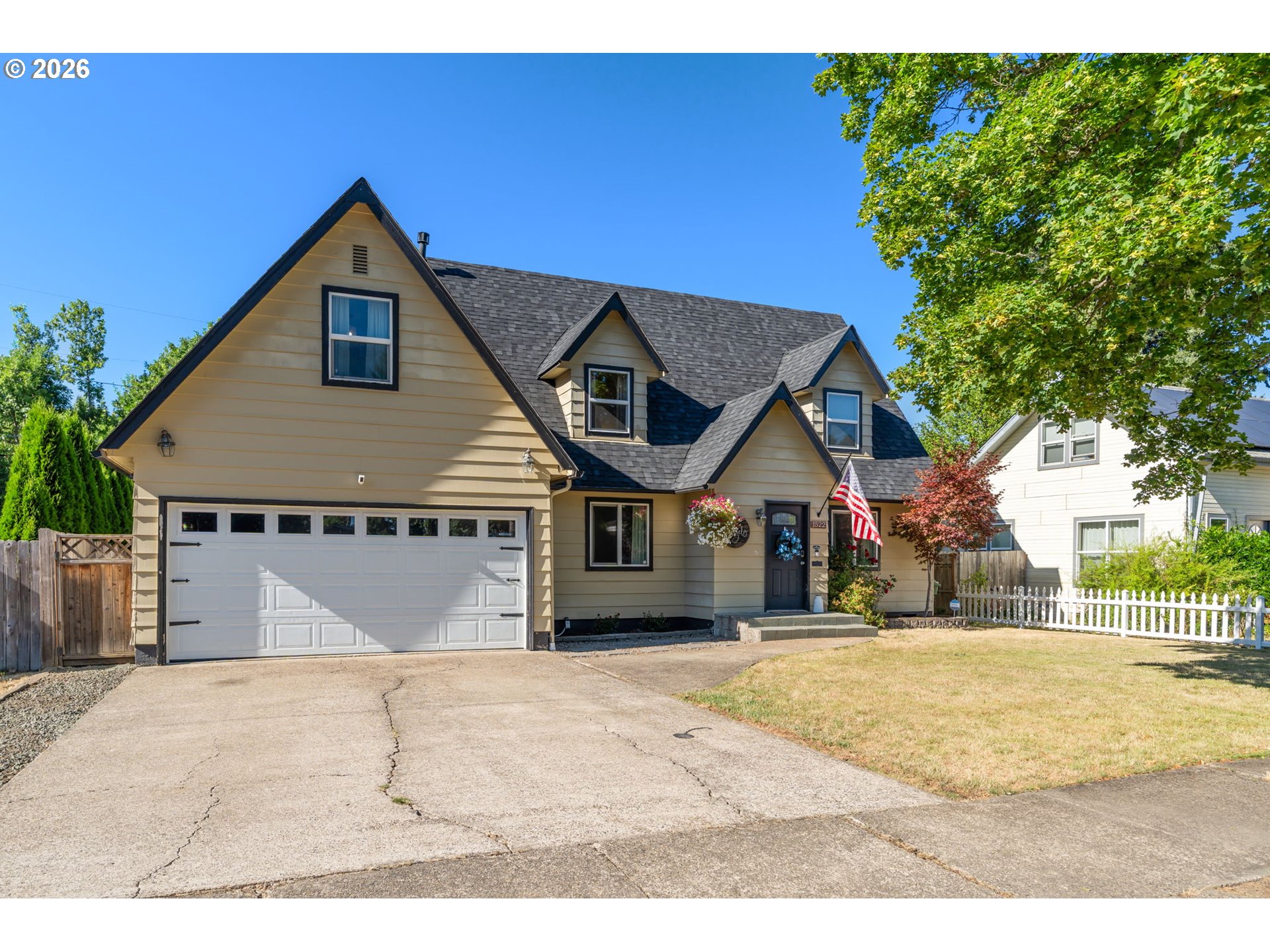 1522 Ash Ave Property Photo 3