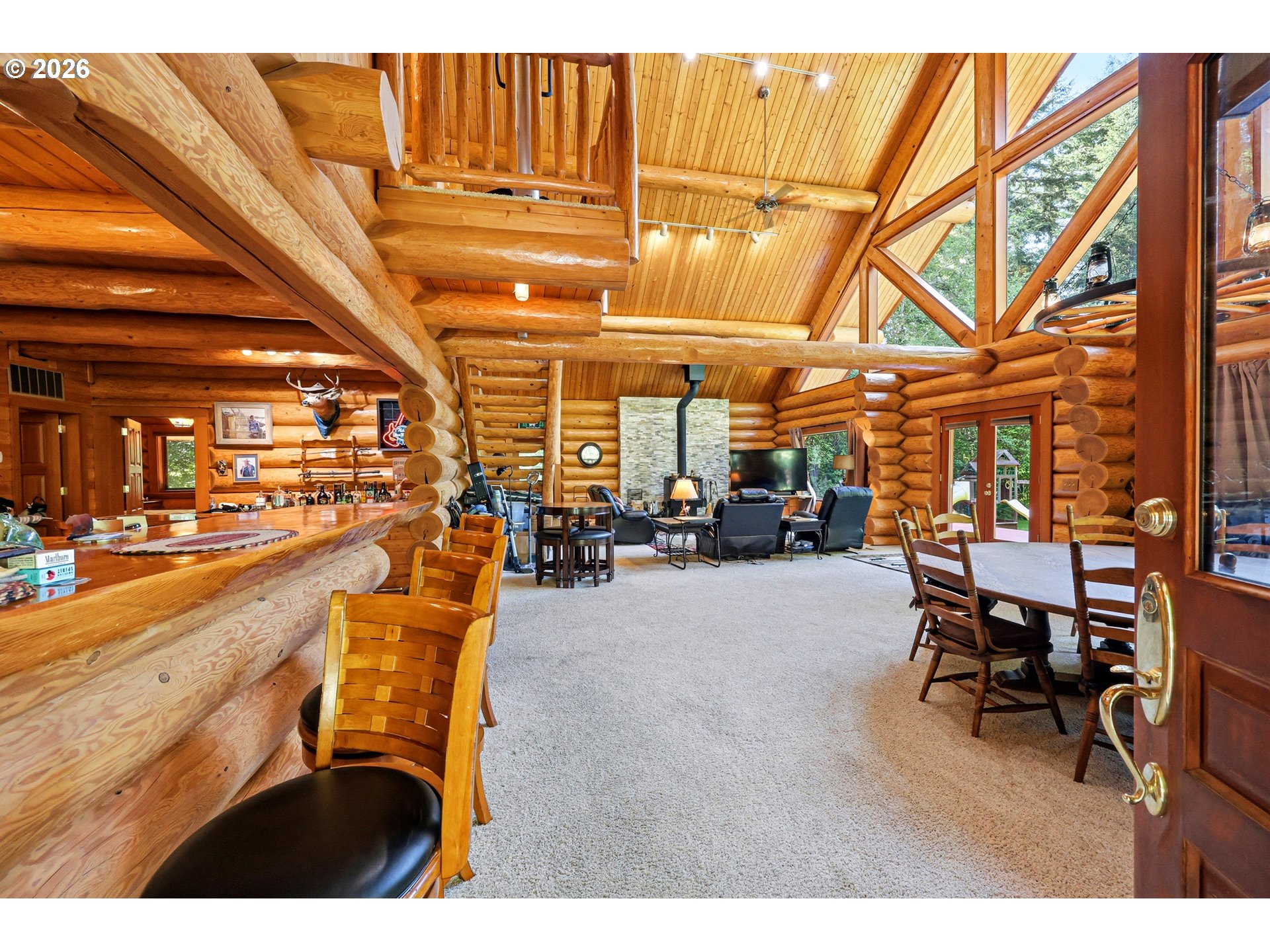 390 Spruce Creek Rd Property Photo 12