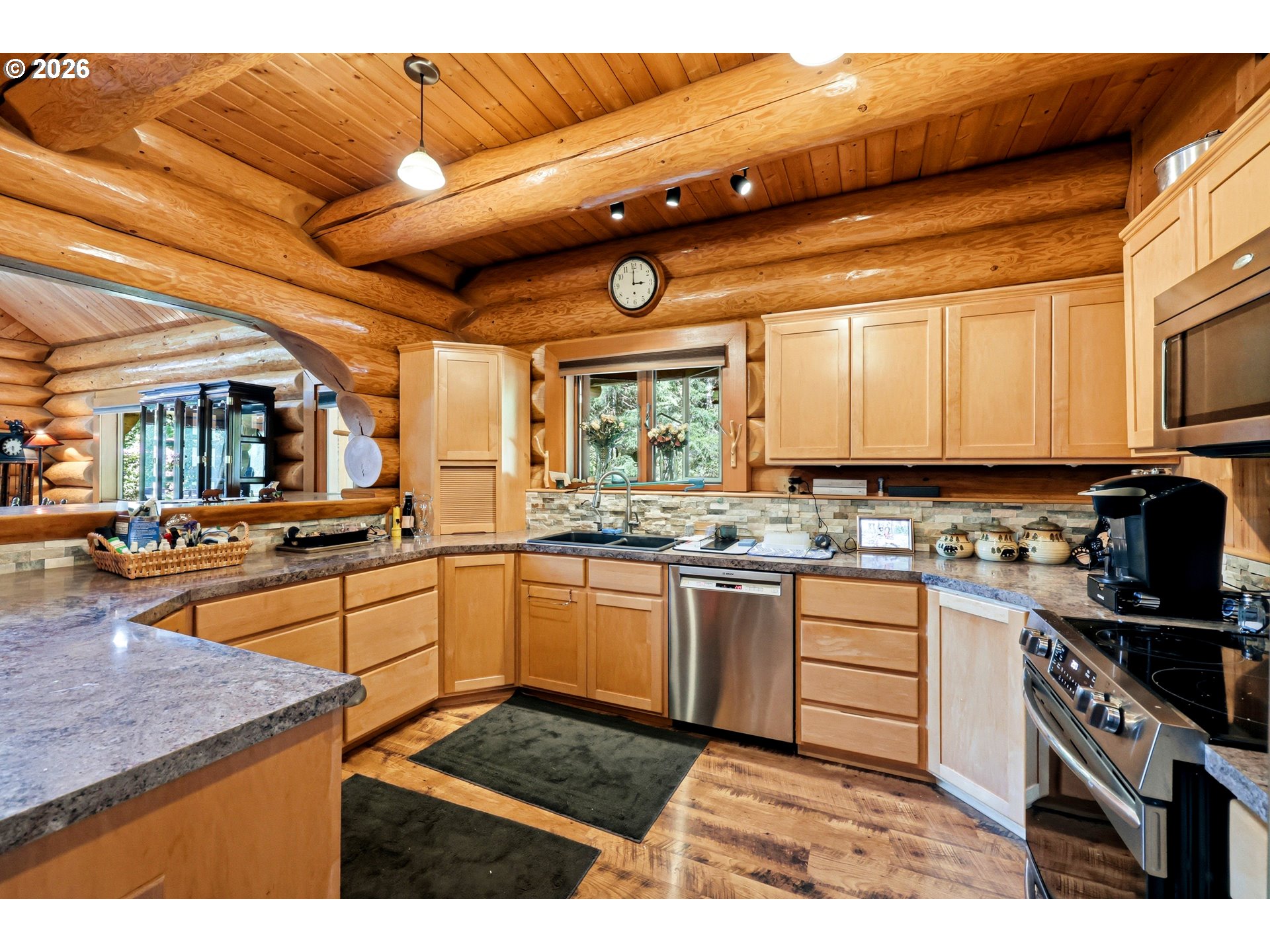 390 Spruce Creek Rd Property Photo 20