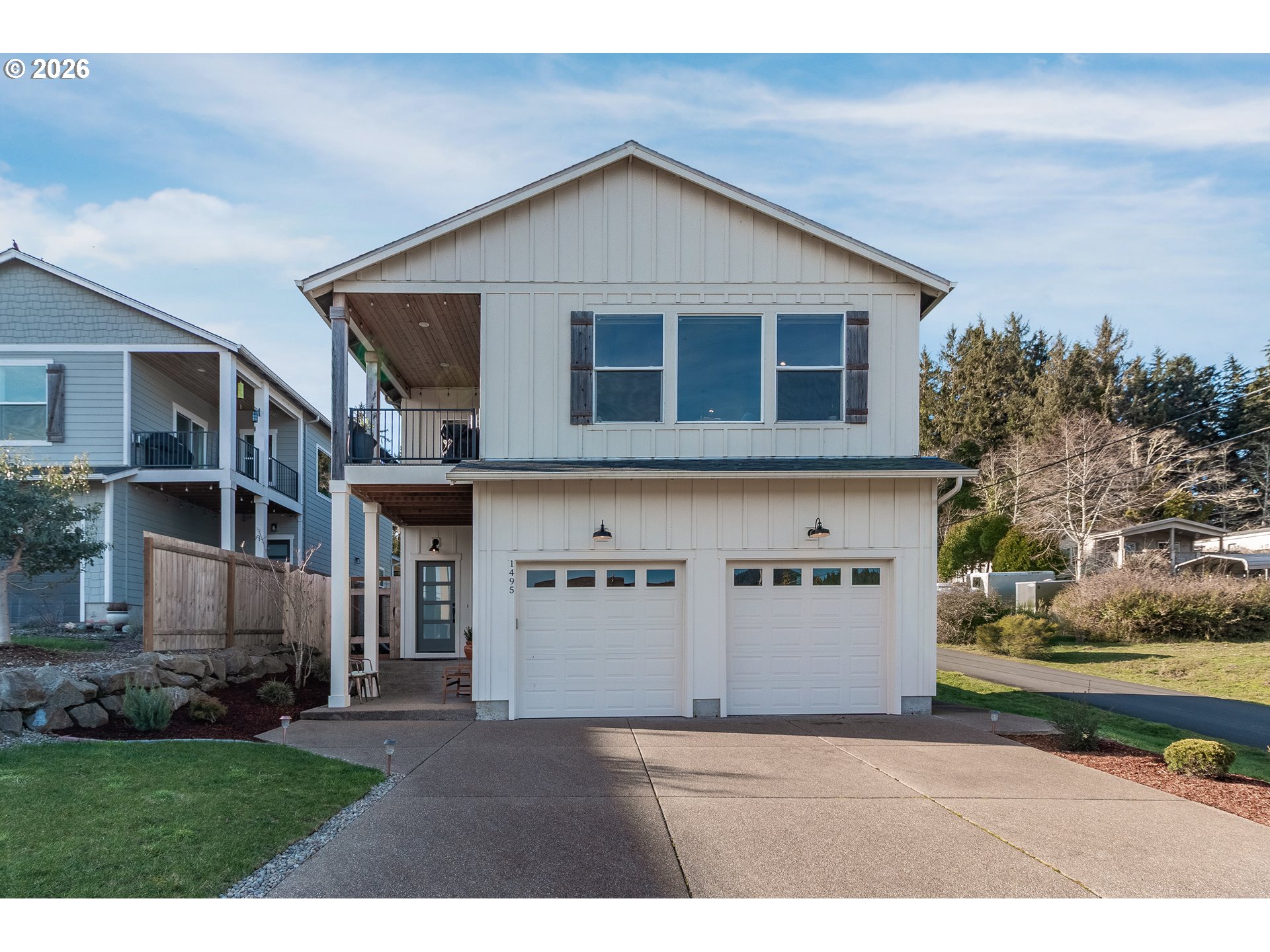 1495 NE LAKE DR Property Photo 1