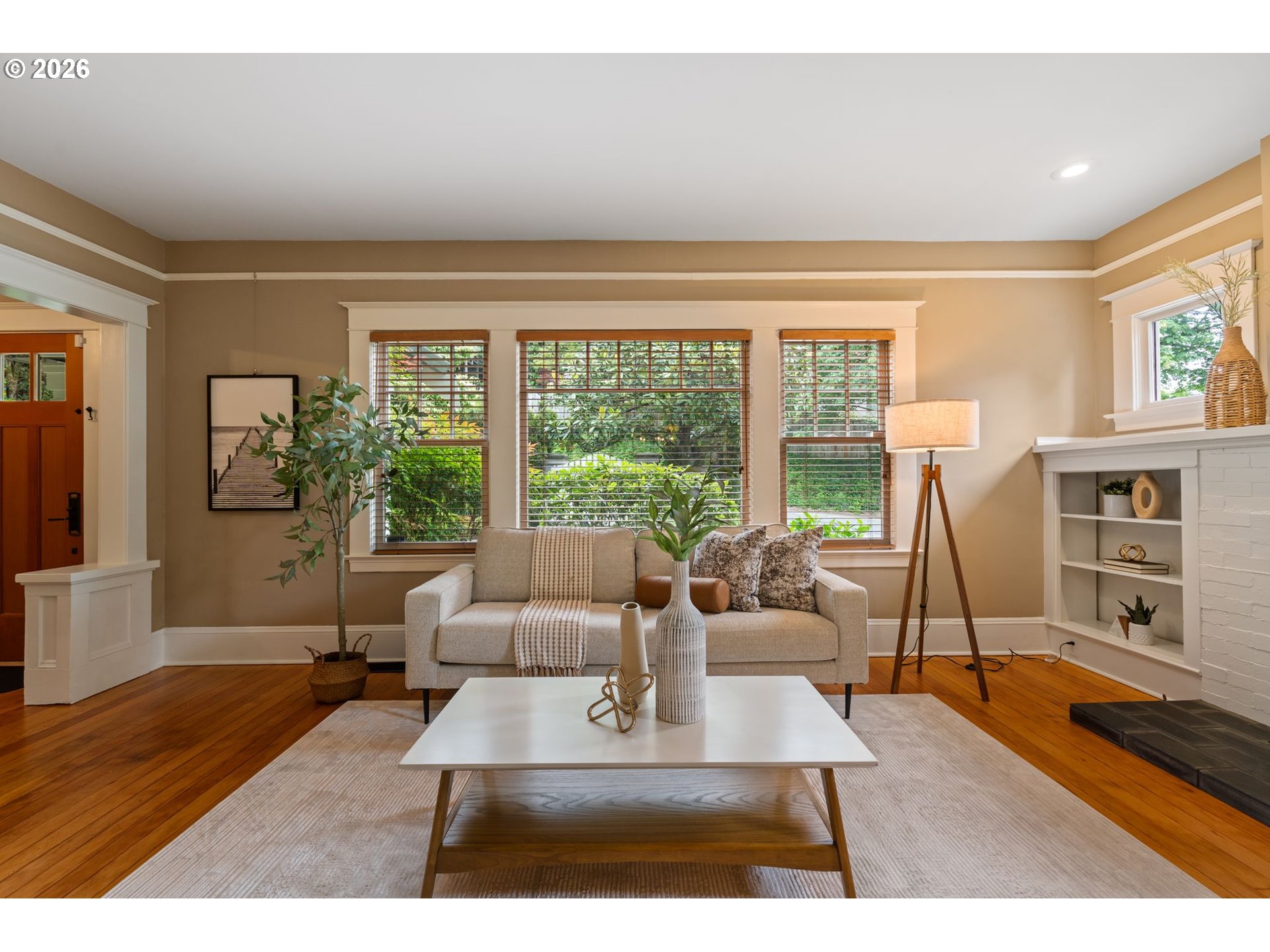 2328 Sw Broadway Dr Property Photo 12