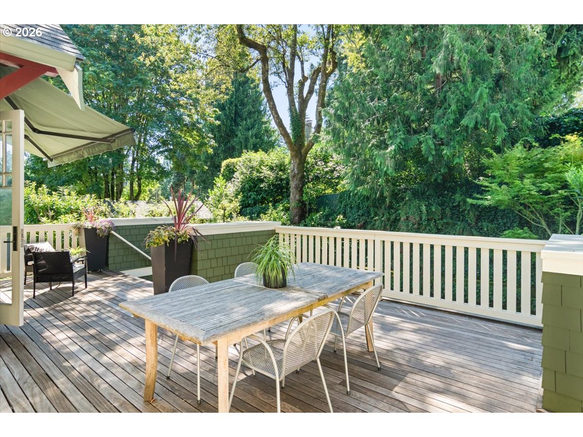 2328 Sw Broadway Dr Property Photo 36