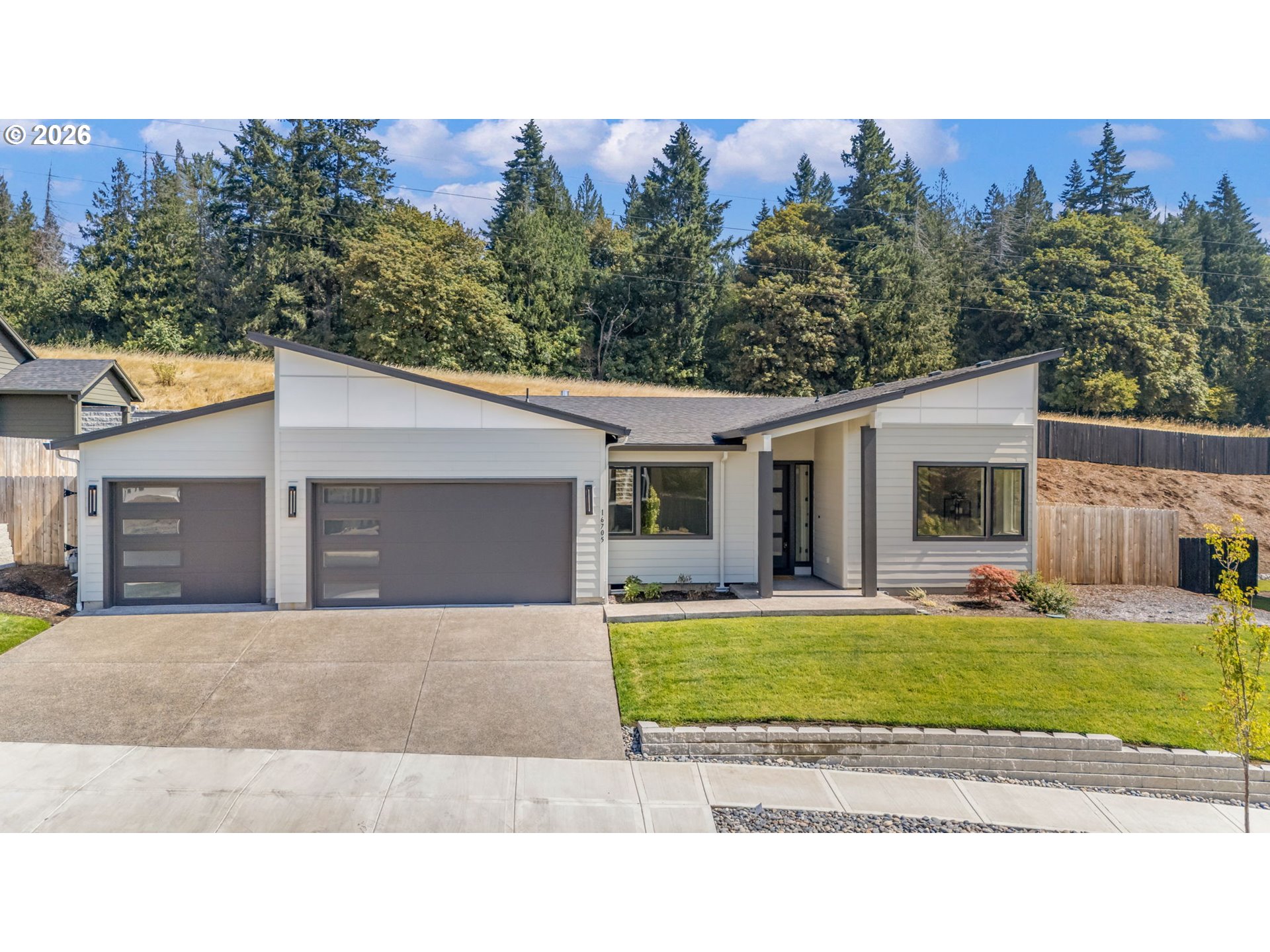 16705 Ne 38th Ave Property Photo 1