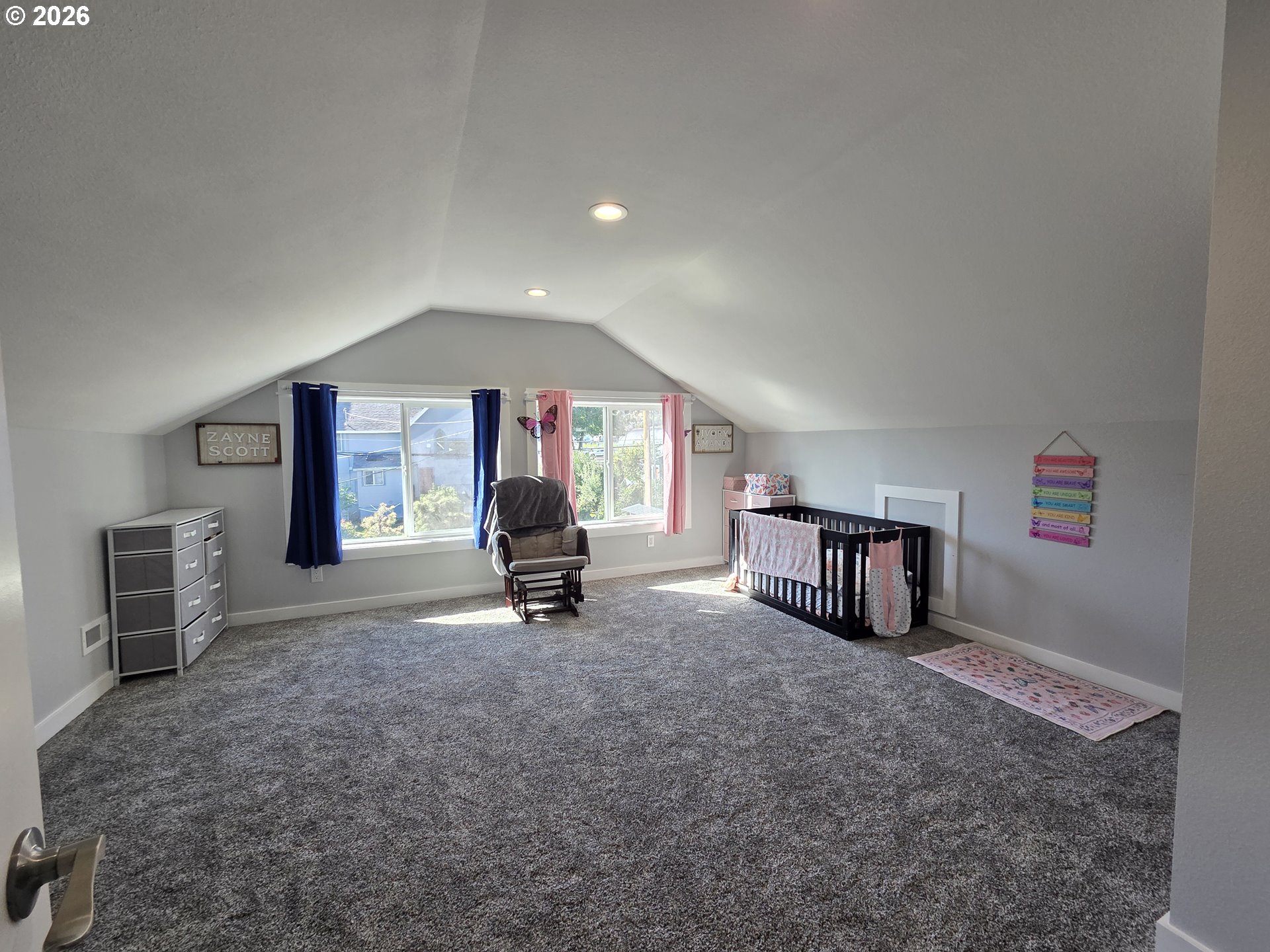 906 N Ave Property Photo 11