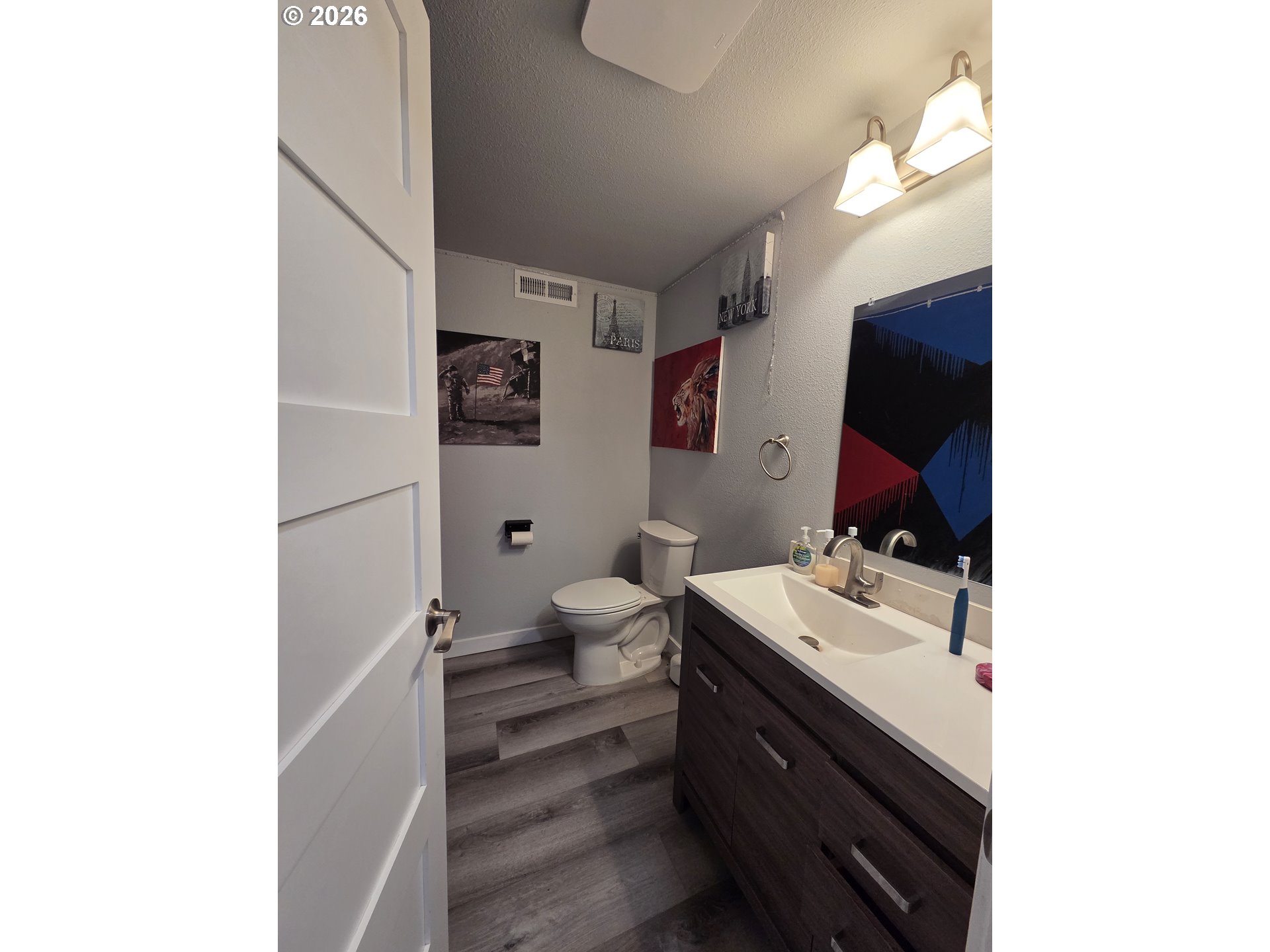 906 N Ave Property Photo 17