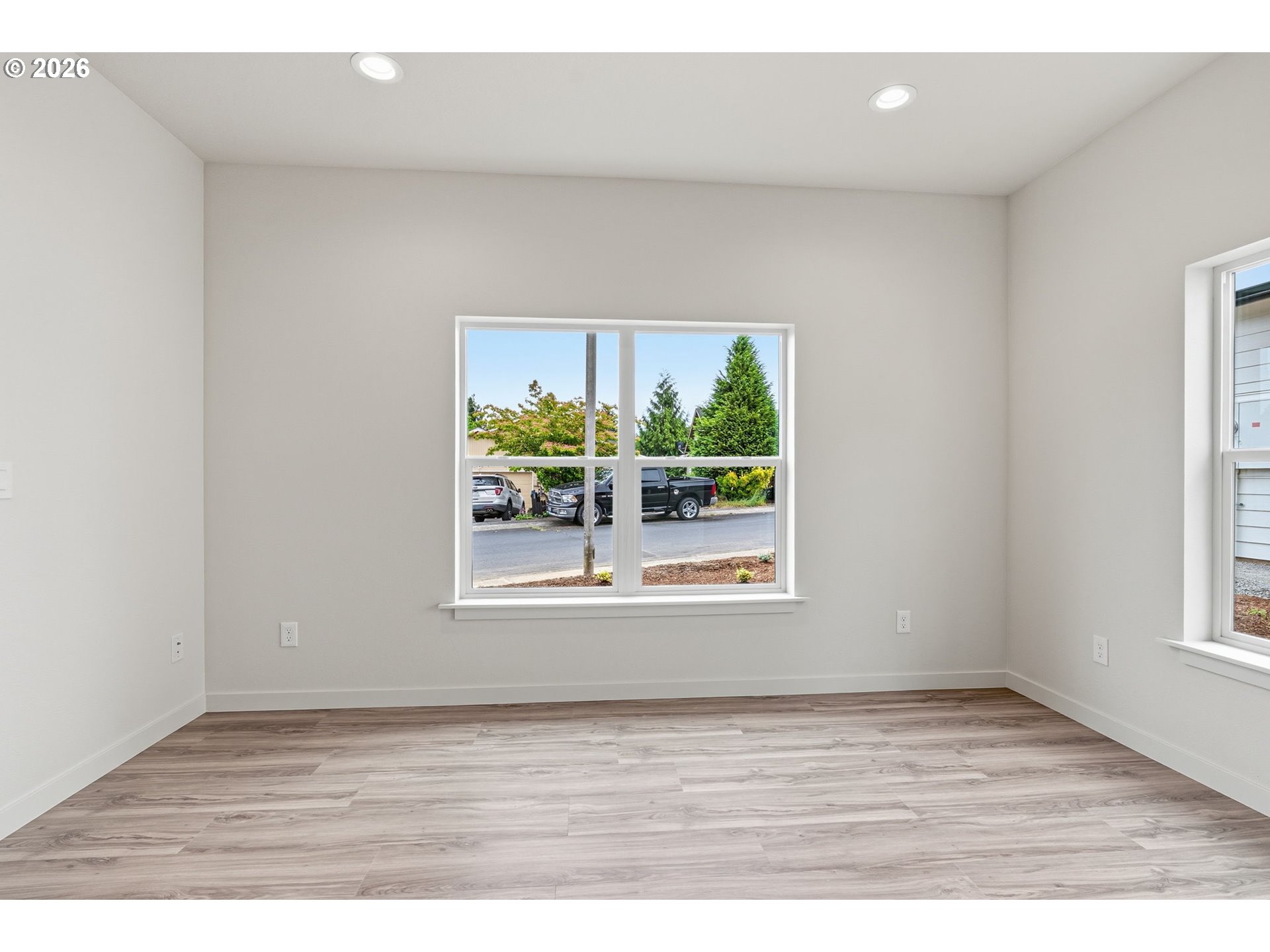 230 Glengate St Property Photo 8