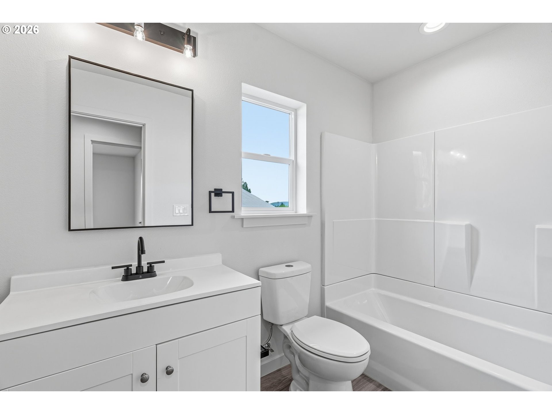230 Glengate St Property Photo 14