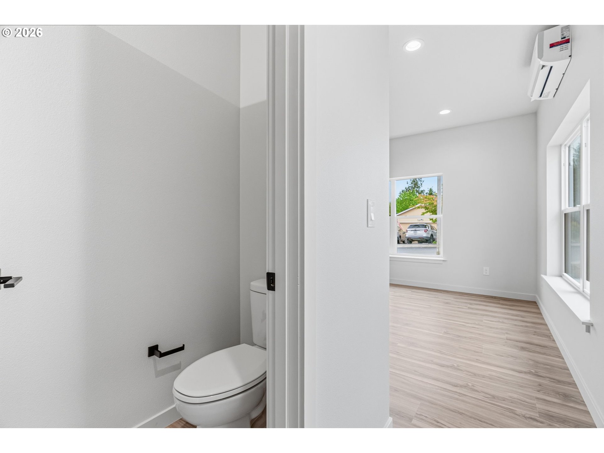 230 Glengate St Property Photo 17