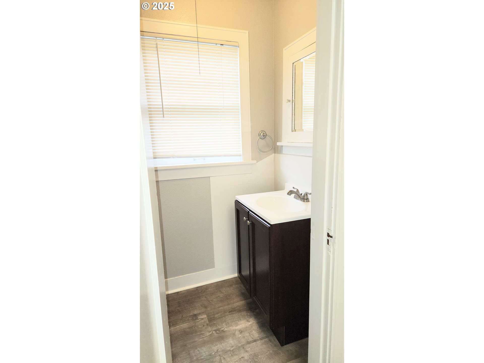 315 N Gale St Property Photo 12