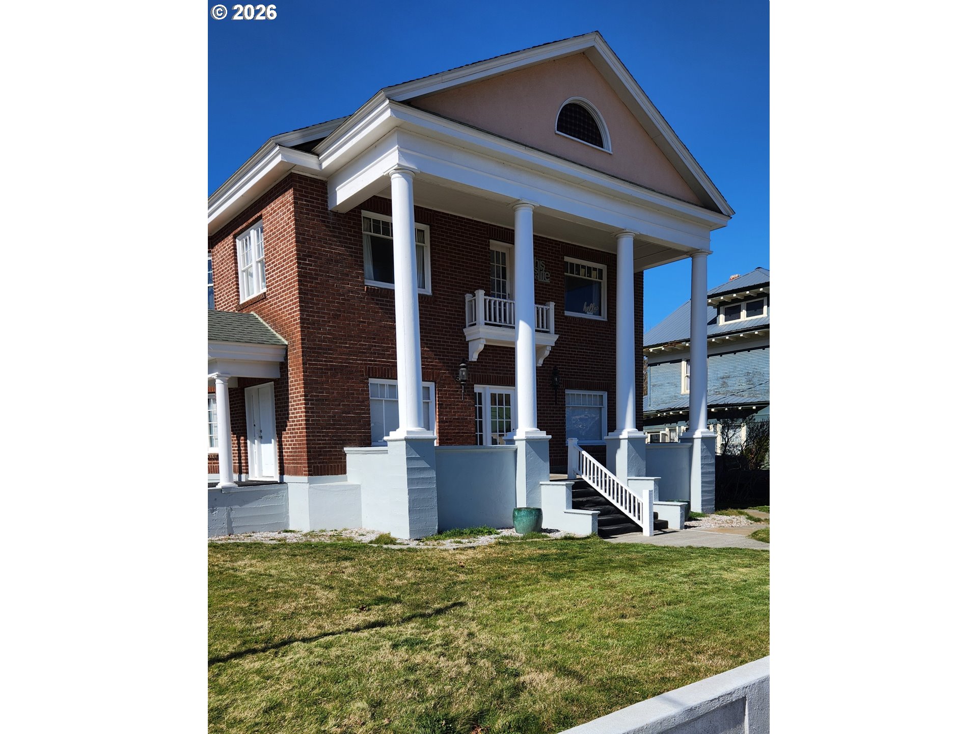 315 N Gale St Property Photo 28