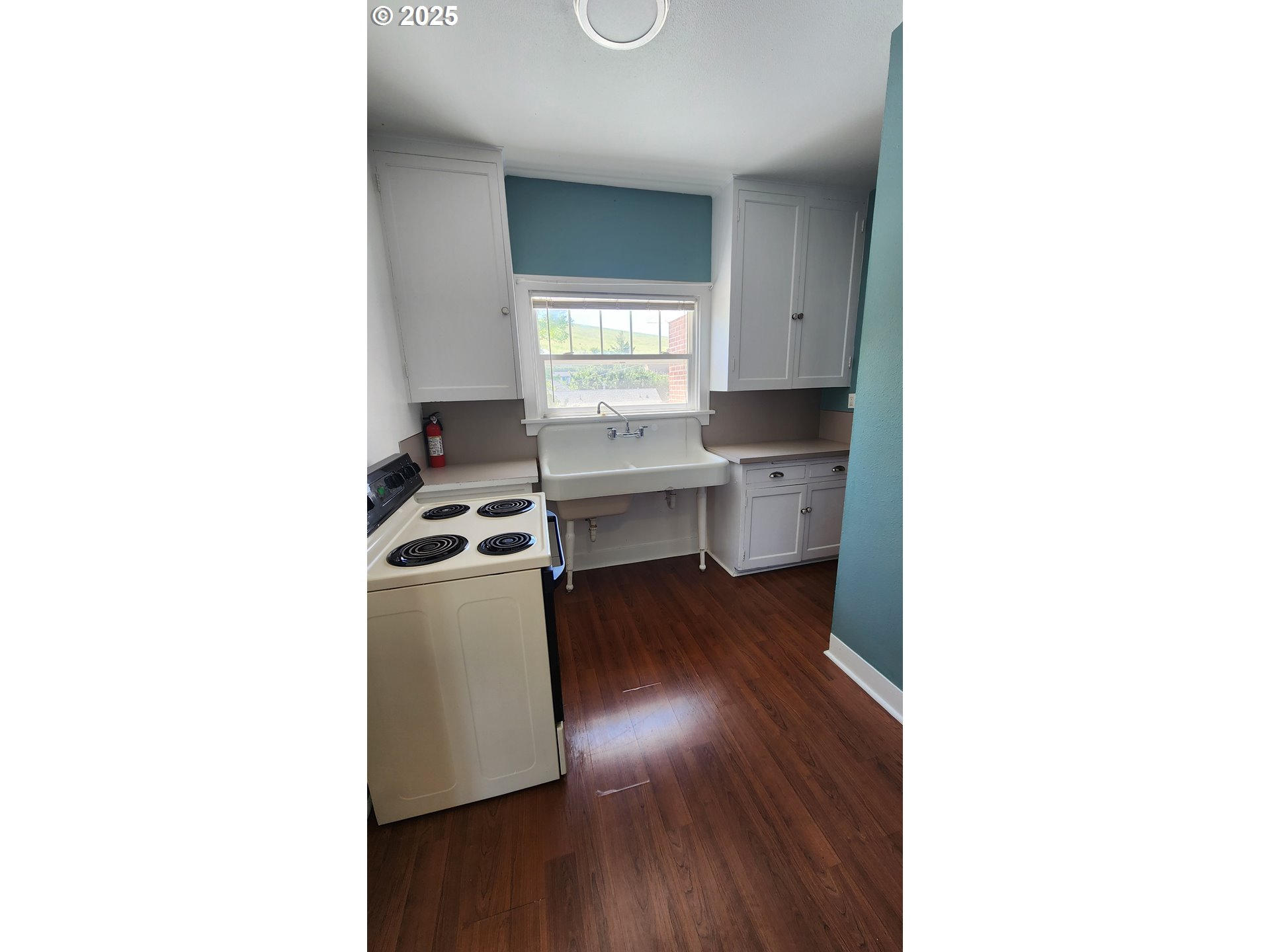 315 N Gale St Property Photo 38