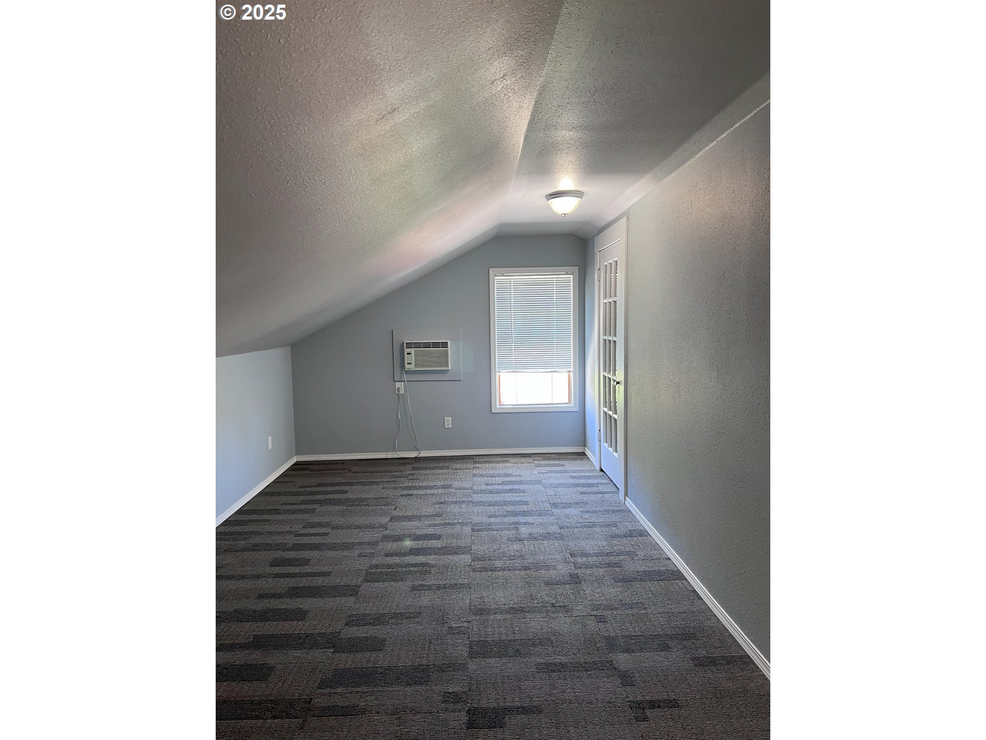 315 N Gale St Property Photo 44