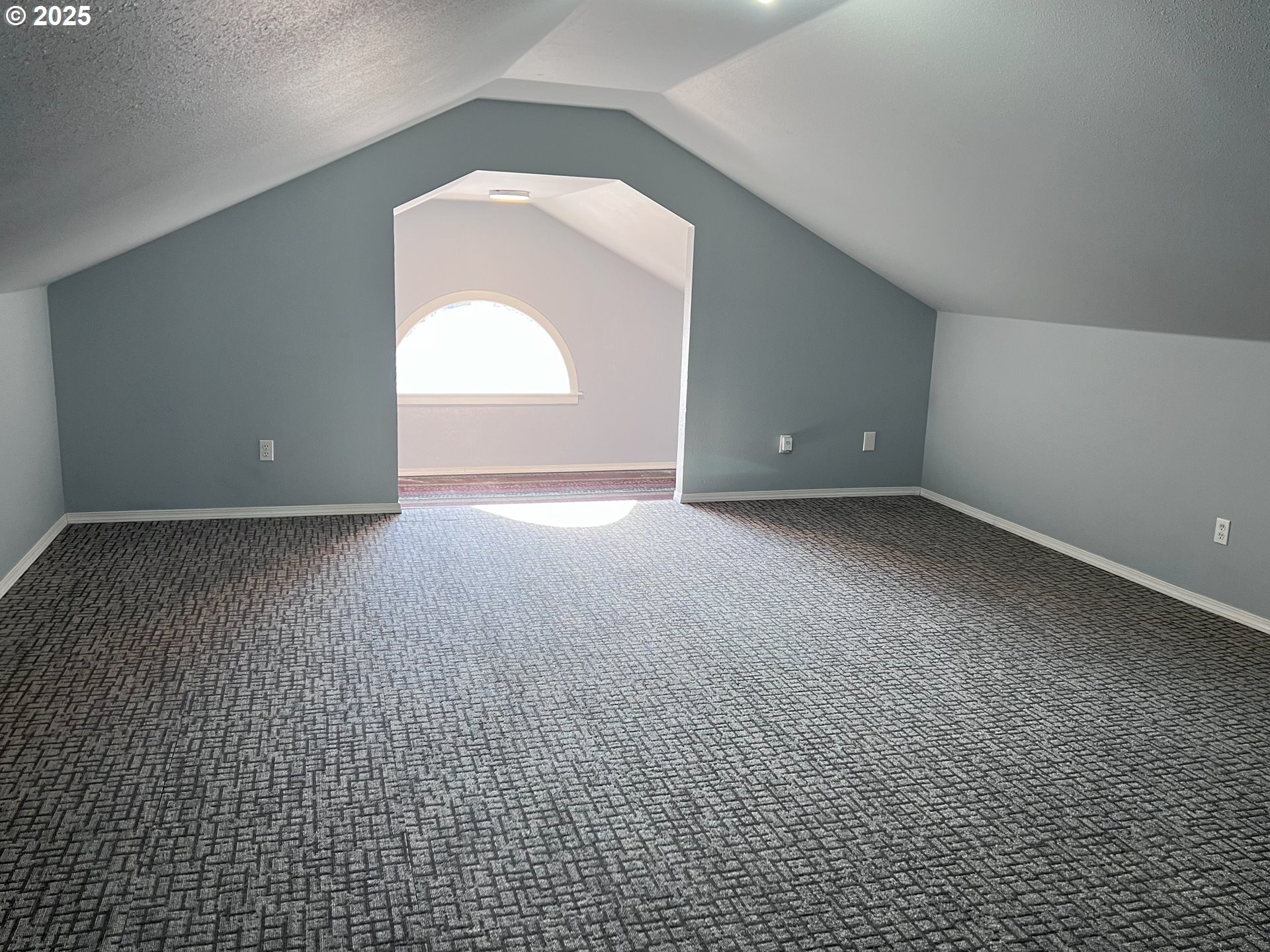 315 N Gale St Property Photo 45