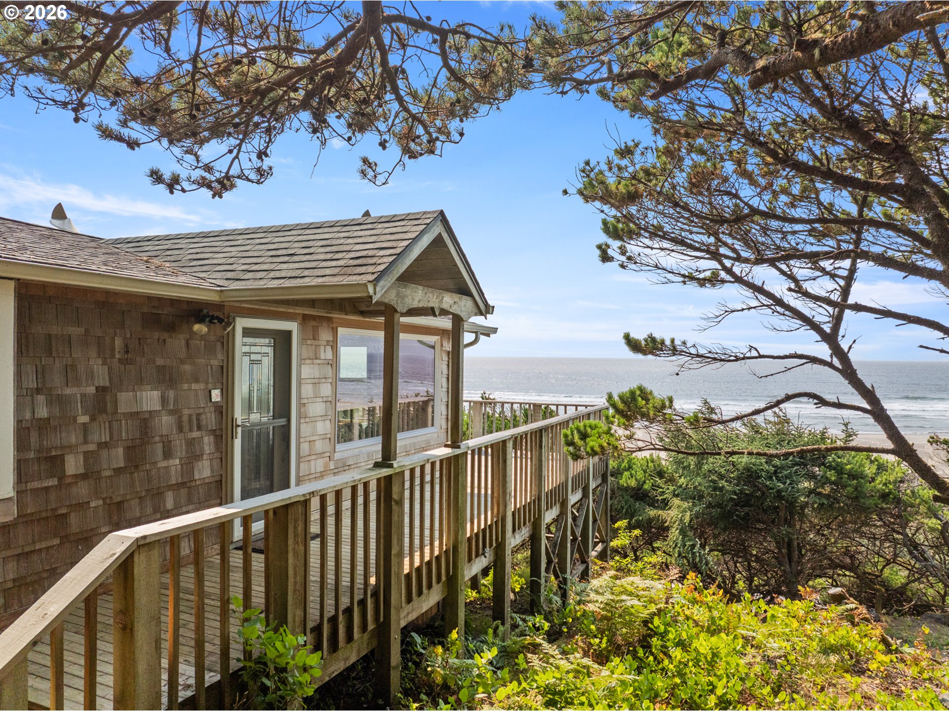 680 OCEAN RD Property Photo 1