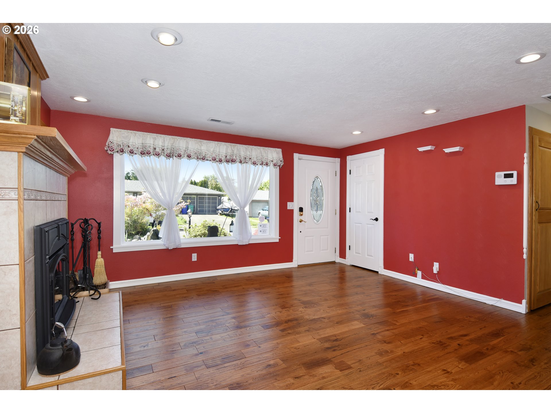 1504 Ne Village Squire Ct Property Photo 4