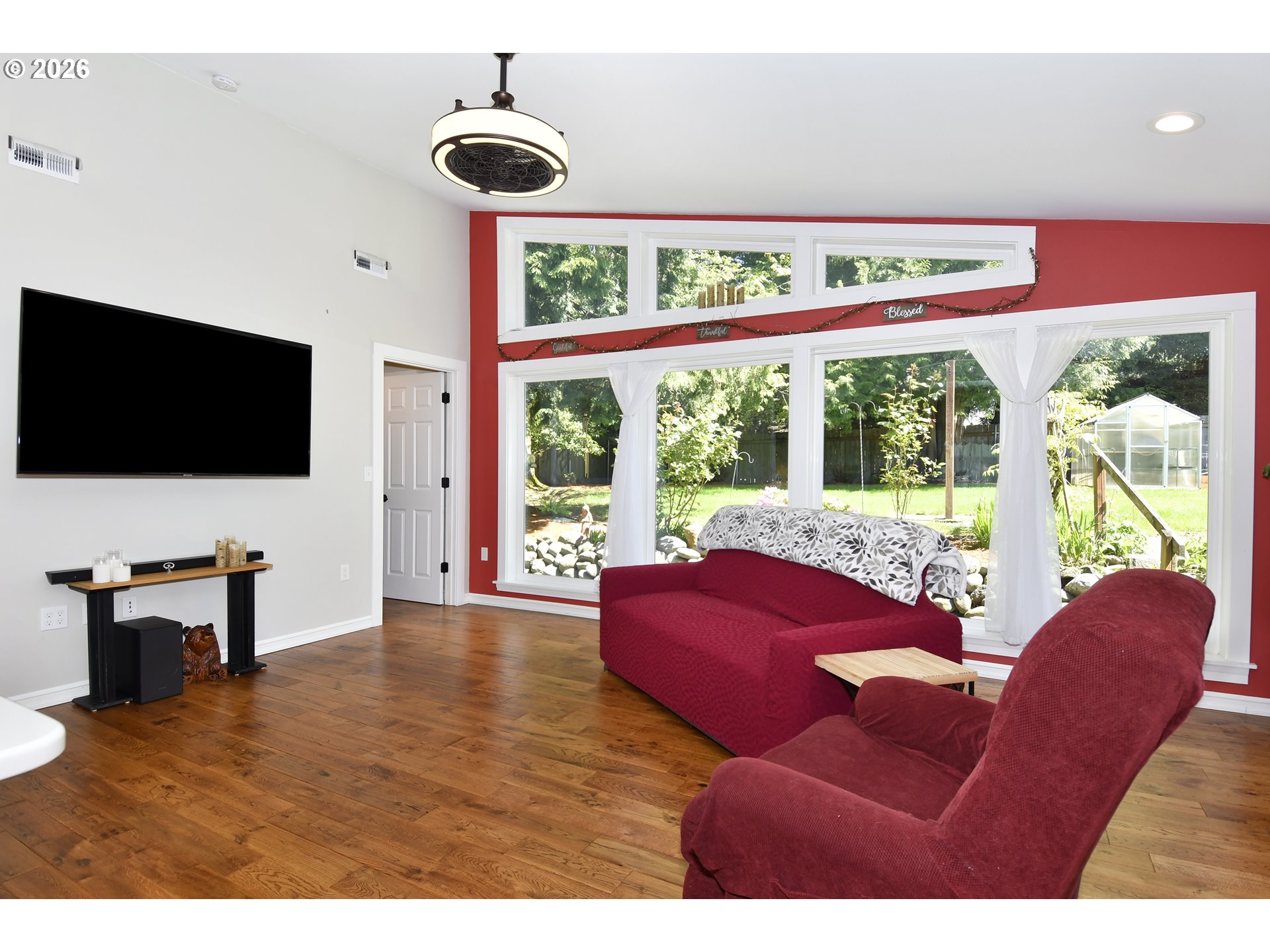 1504 Ne Village Squire Ct Property Photo 12