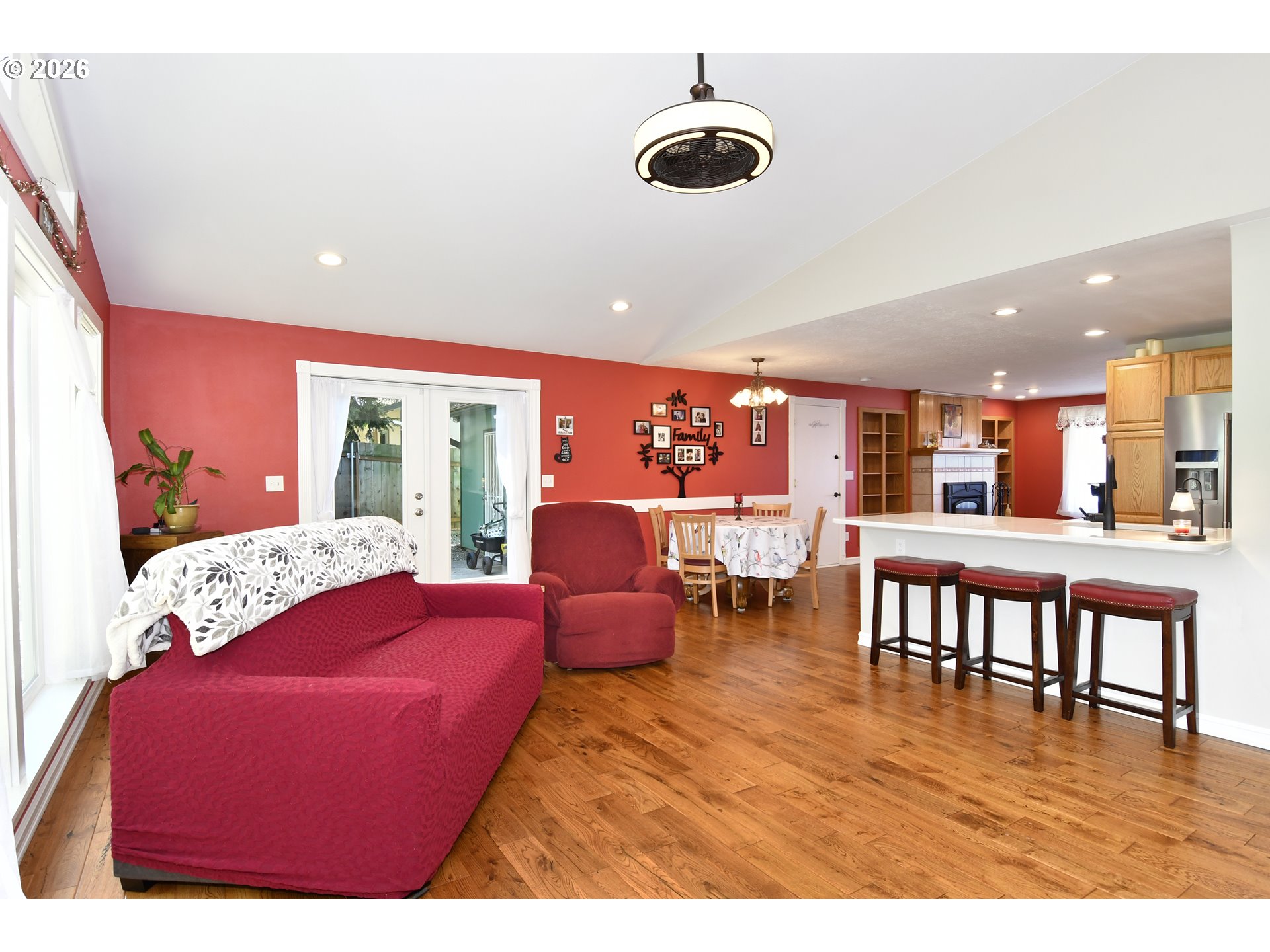 1504 Ne Village Squire Ct Property Photo 14