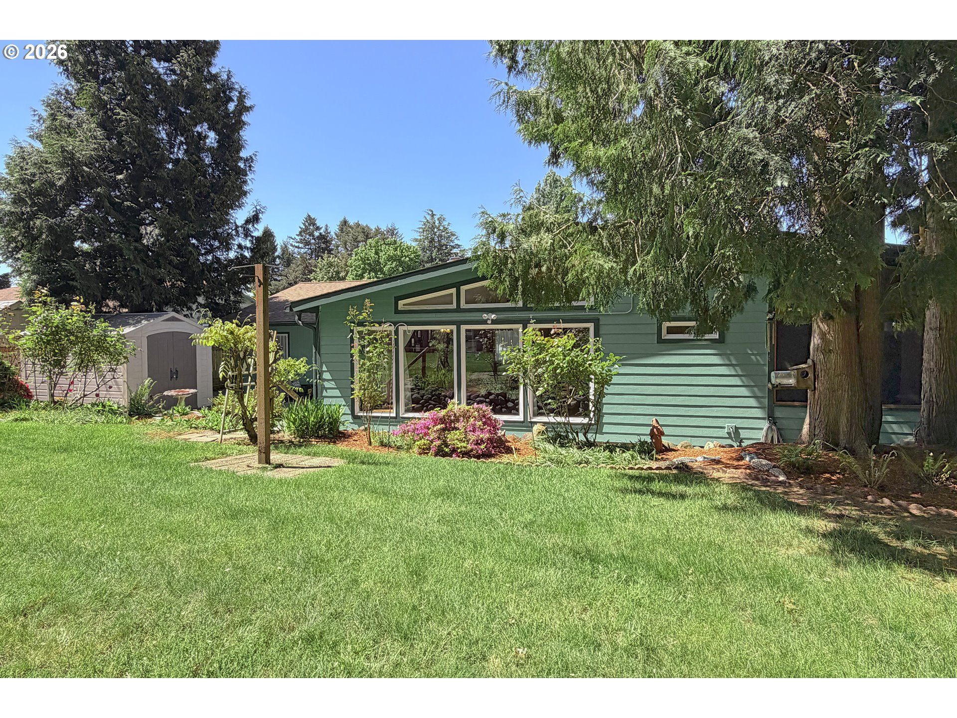 1504 Ne Village Squire Ct Property Photo 16