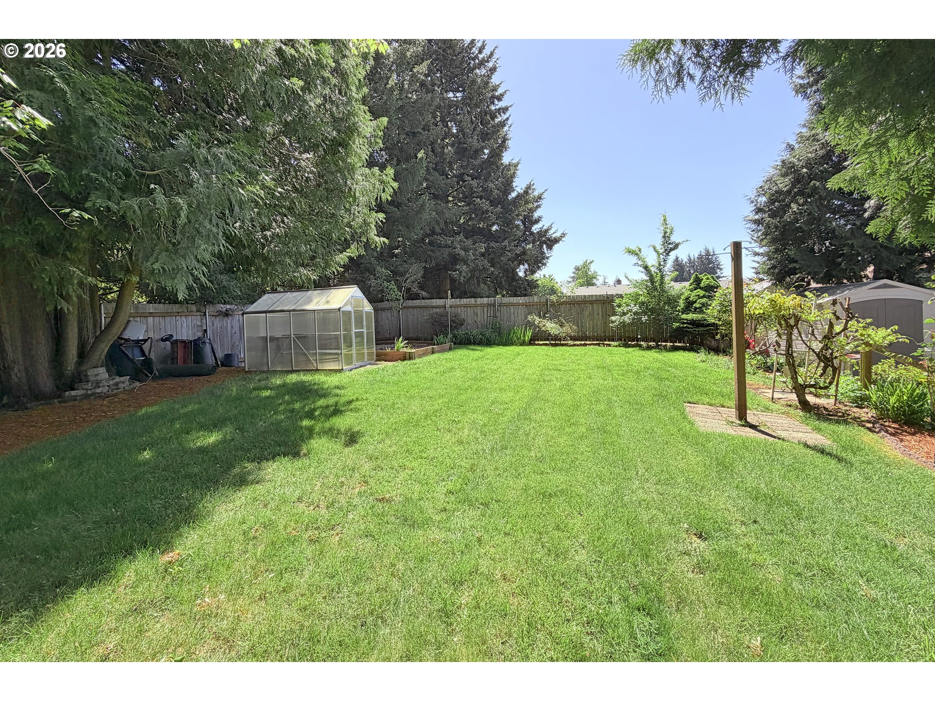 1504 Ne Village Squire Ct Property Photo 24